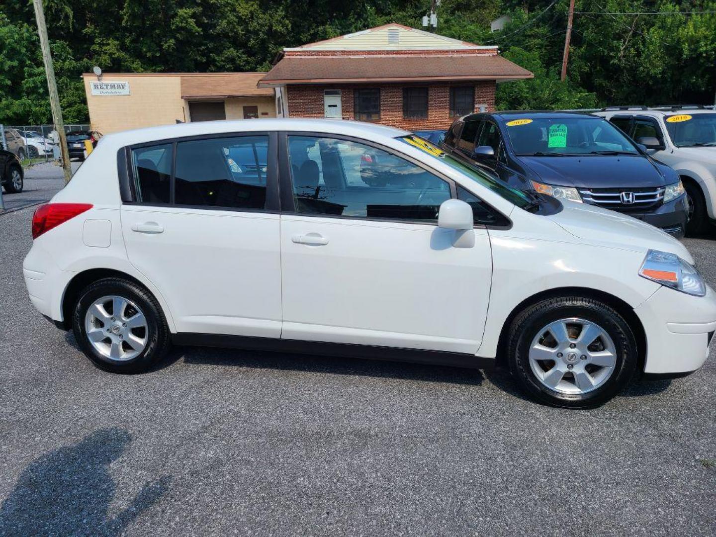 2012 WHITE NISSAN VERSA S (3N1BC1CP7CK) with an 1.8L engine, Continuously Variable transmission, located at 117 North Cameron Street, Harrisburg, PA, 17101, (717) 963-8962, 40.266762, -76.875259 - WE FINANCE!!! Good Credit/ Bad Credit/ No Credit - ALL Trade-Ins Welcomed!!! ***Guaranteed Credit Approval*** APPLY ONLINE or CALL us TODAY ;) Internet Prices and Marketplace Prices are SPECIAL discounted ***CASH DEALS*** Retail Prices are higher. Please call us to discuss your cash and finan - Photo#5