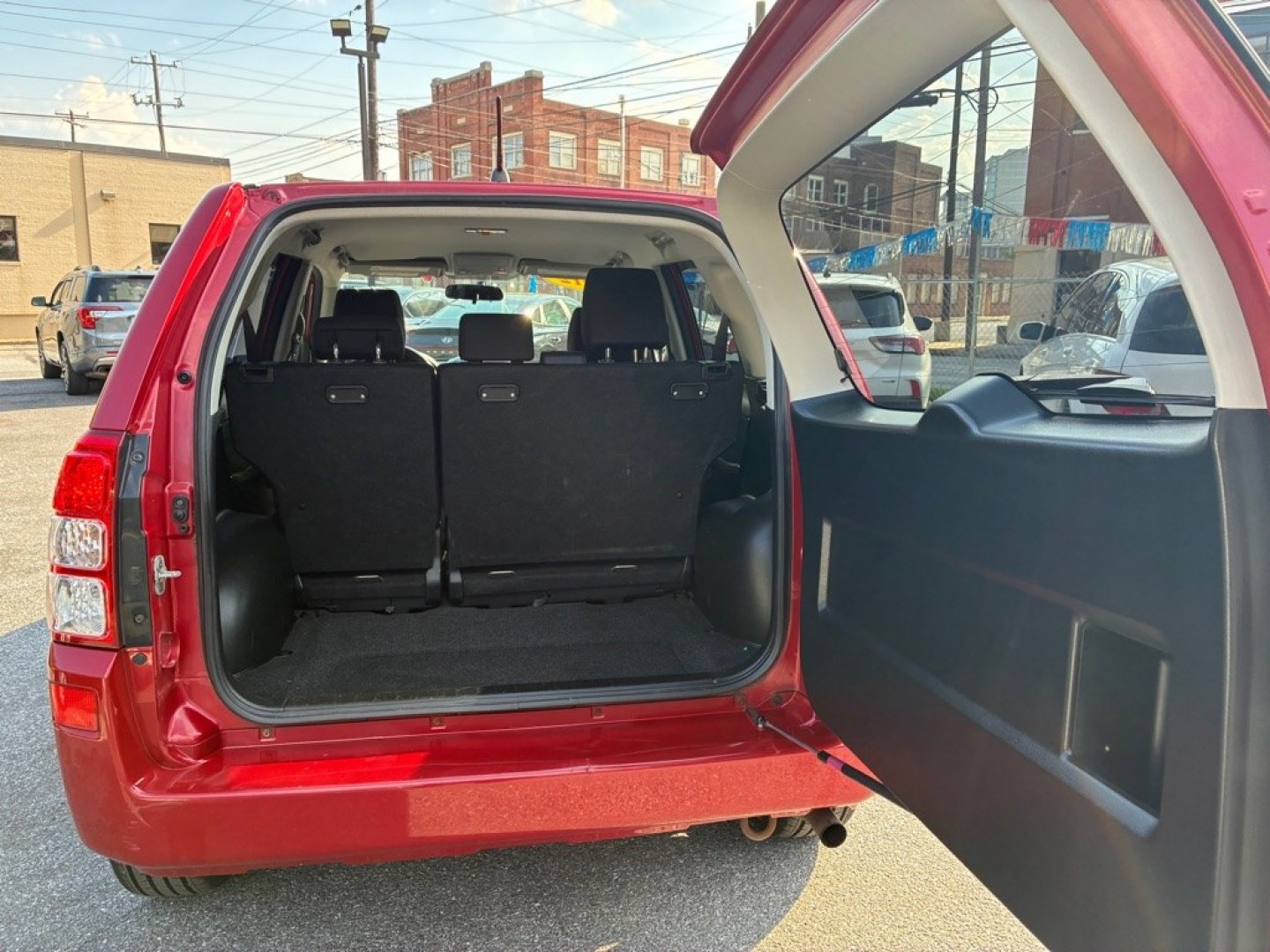 2012 RED SUZUKI GRAND VITARA PREMIUM (JS3TD0D64C4) with an 2.4L engine, Automatic transmission, located at 117 North Cameron Street, Harrisburg, PA, 17101, (717) 963-8962, 40.266762, -76.875259 - WE FINANCE!!! MOST vehicles are available for financing. Good Credit/ Challenged Credit/ No Credit - ALL Trade-Ins Welcomed!!! APPLY ONLINE or CALL us TODAY Please call us to discuss your cash and/or financing options. Thanks for checking our inventory! We're here to help.- Photo#10