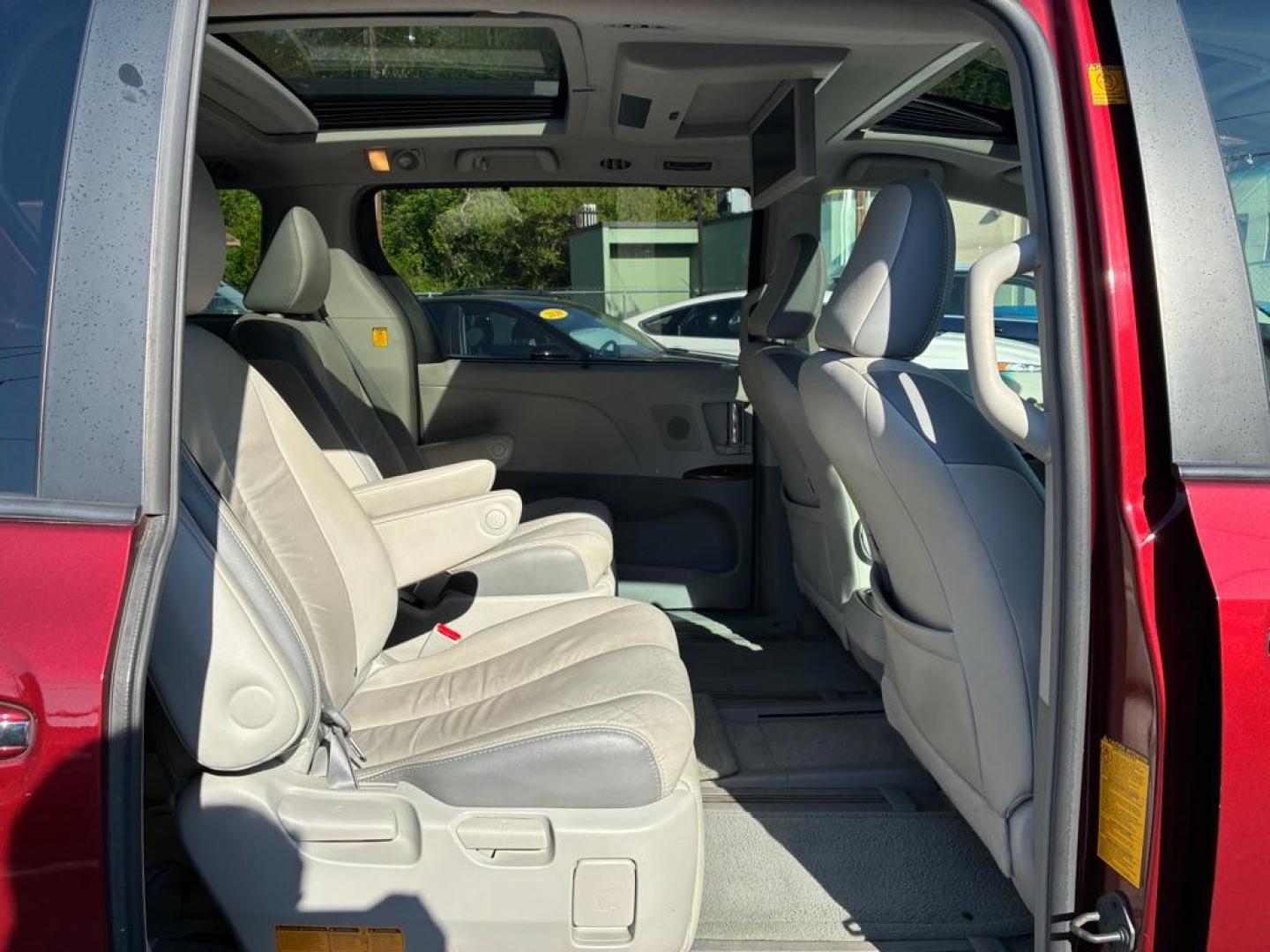 2012 RED TOYOTA SIENNA limited (5TDDK3DC2CS) with an 3.5L engine, Automatic transmission, located at 117 North Cameron Street, Harrisburg, PA, 17101, (717) 963-8962, 40.266762, -76.875259 - WE FINANCE!!! MOST vehicles are available for financing. Good Credit/ Challenged Credit/ No Credit - ALL Trade-Ins Welcomed!!! APPLY ONLINE or CALL us TODAY Please call us to discuss your cash and/or financing options. Thanks for checking our inventory! We're here to help. - Photo#9