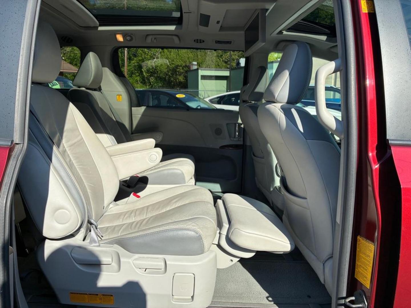 2012 RED TOYOTA SIENNA limited (5TDDK3DC2CS) with an 3.5L engine, Automatic transmission, located at 117 North Cameron Street, Harrisburg, PA, 17101, (717) 963-8962, 40.266762, -76.875259 - WE FINANCE!!! MOST vehicles are available for financing. Good Credit/ Challenged Credit/ No Credit - ALL Trade-Ins Welcomed!!! APPLY ONLINE or CALL us TODAY Please call us to discuss your cash and/or financing options. Thanks for checking our inventory! We're here to help. - Photo#10