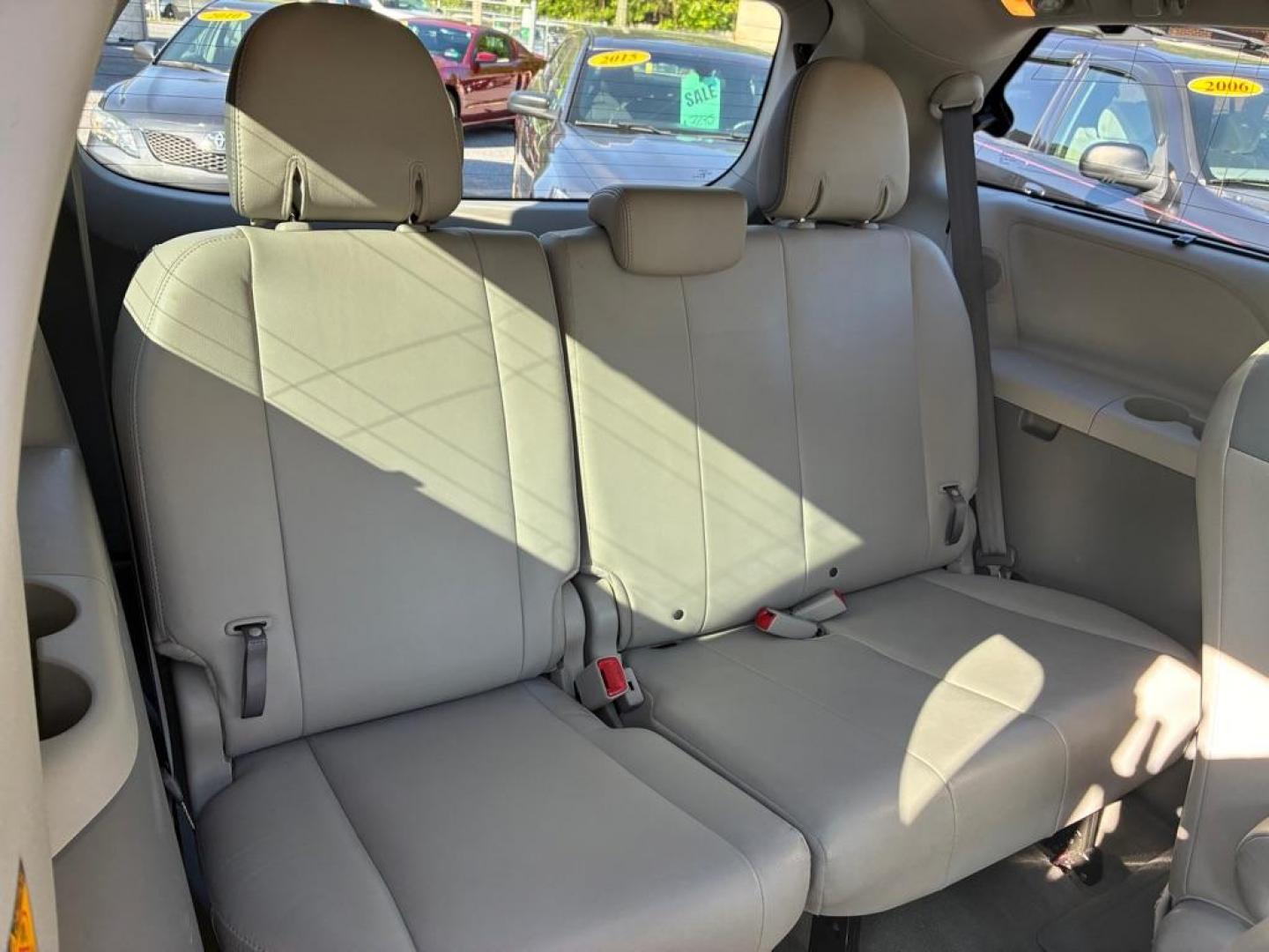 2012 RED TOYOTA SIENNA limited (5TDDK3DC2CS) with an 3.5L engine, Automatic transmission, located at 117 North Cameron Street, Harrisburg, PA, 17101, (717) 963-8962, 40.266762, -76.875259 - WE FINANCE!!! MOST vehicles are available for financing. Good Credit/ Challenged Credit/ No Credit - ALL Trade-Ins Welcomed!!! APPLY ONLINE or CALL us TODAY Please call us to discuss your cash and/or financing options. Thanks for checking our inventory! We're here to help. - Photo#11