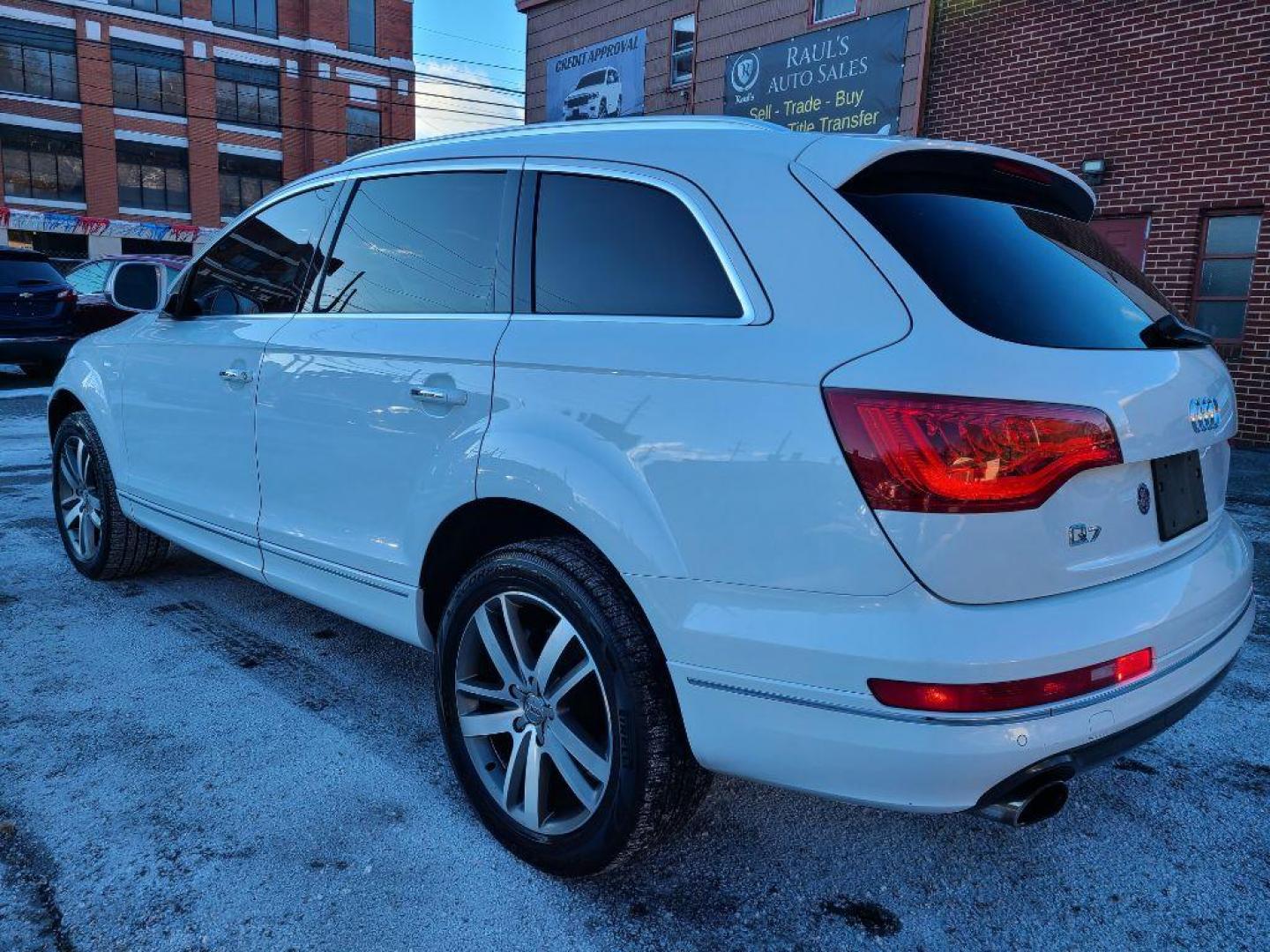 2013 WHITE AUDI Q7 PREMIUM PLUS (WA1LGAFE1DD) with an 3.0L engine, Automatic transmission, located at 117 North Cameron Street, Harrisburg, PA, 17101, (717) 963-8962, 40.266762, -76.875259 - WE FINANCE!!! Good Credit/ Bad Credit/ No Credit - ALL Trade-Ins Welcomed!!! ***Guaranteed Credit Approval*** APPLY ONLINE or CALL us TODAY ;) Internet Prices and Marketplace Prices are SPECIAL discounted ***CASH DEALS*** Retail Prices are higher. Please call us to discuss your cash and finan - Photo#2
