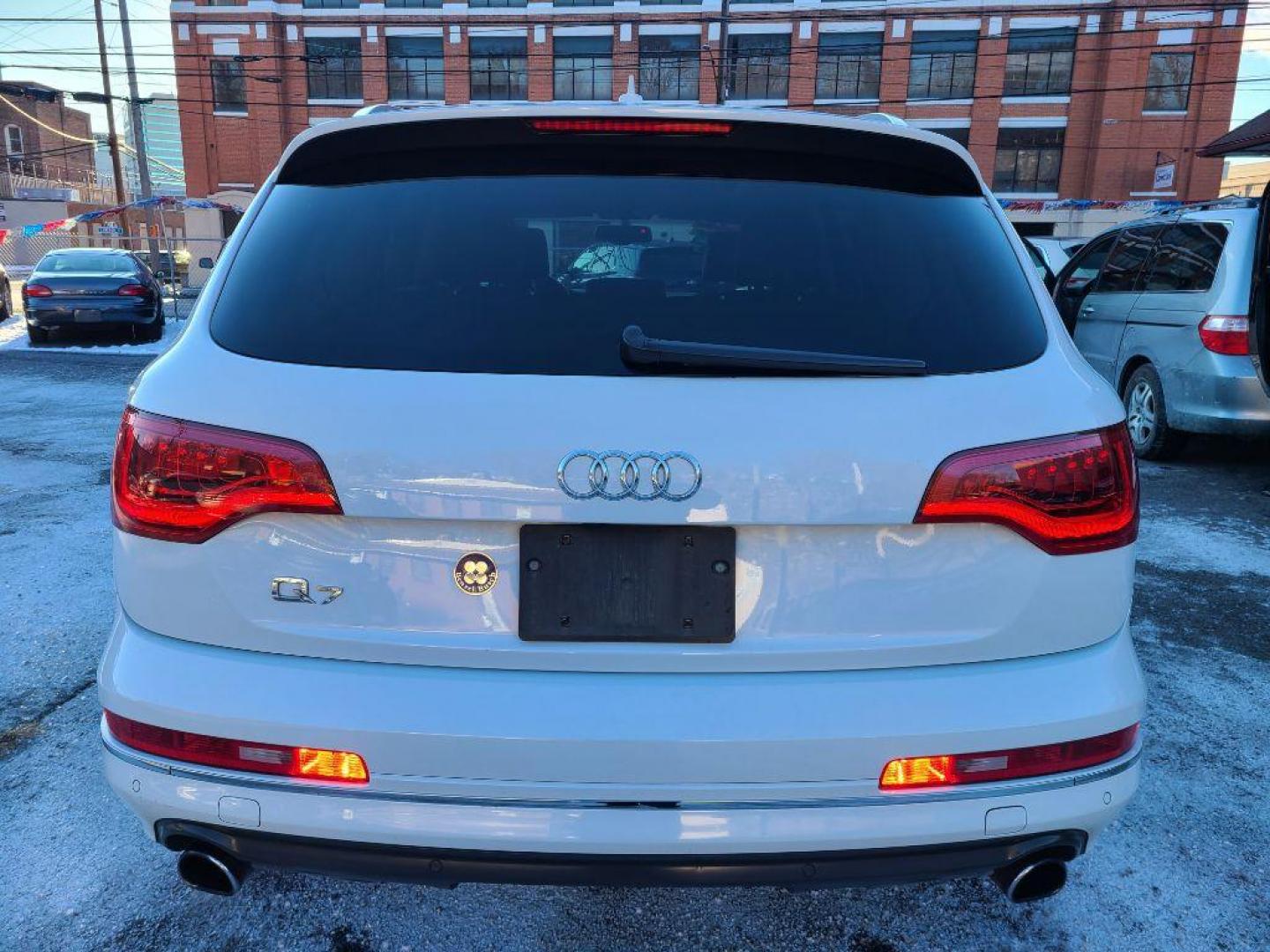 2013 WHITE AUDI Q7 PREMIUM PLUS (WA1LGAFE1DD) with an 3.0L engine, Automatic transmission, located at 117 North Cameron Street, Harrisburg, PA, 17101, (717) 963-8962, 40.266762, -76.875259 - WE FINANCE!!! Good Credit/ Bad Credit/ No Credit - ALL Trade-Ins Welcomed!!! ***Guaranteed Credit Approval*** APPLY ONLINE or CALL us TODAY ;) Internet Prices and Marketplace Prices are SPECIAL discounted ***CASH DEALS*** Retail Prices are higher. Please call us to discuss your cash and finan - Photo#3