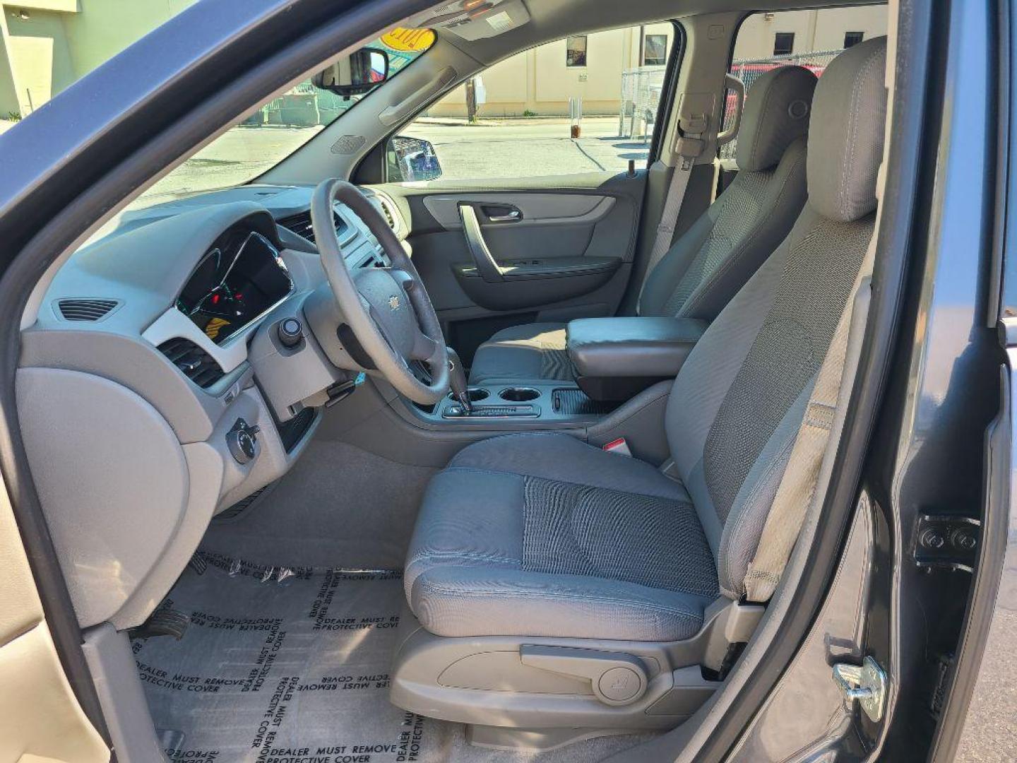 2013 GRAY CHEVROLET TRAVERSE LS (1GNKVFED0DJ) with an 3.6L engine, Automatic transmission, located at 117 North Cameron Street, Harrisburg, PA, 17101, (717) 963-8962, 40.266762, -76.875259 - WE FINANCE!!! Good Credit/ Bad Credit/ No Credit - ALL Trade-Ins Welcomed!!! ***Guaranteed Credit Approval*** APPLY ONLINE or CALL us TODAY ;) Internet Prices and Marketplace Prices are SPECIAL discounted ***CASH DEALS*** Retail Prices are higher. Please call us to discuss your cash and finan - Photo#14