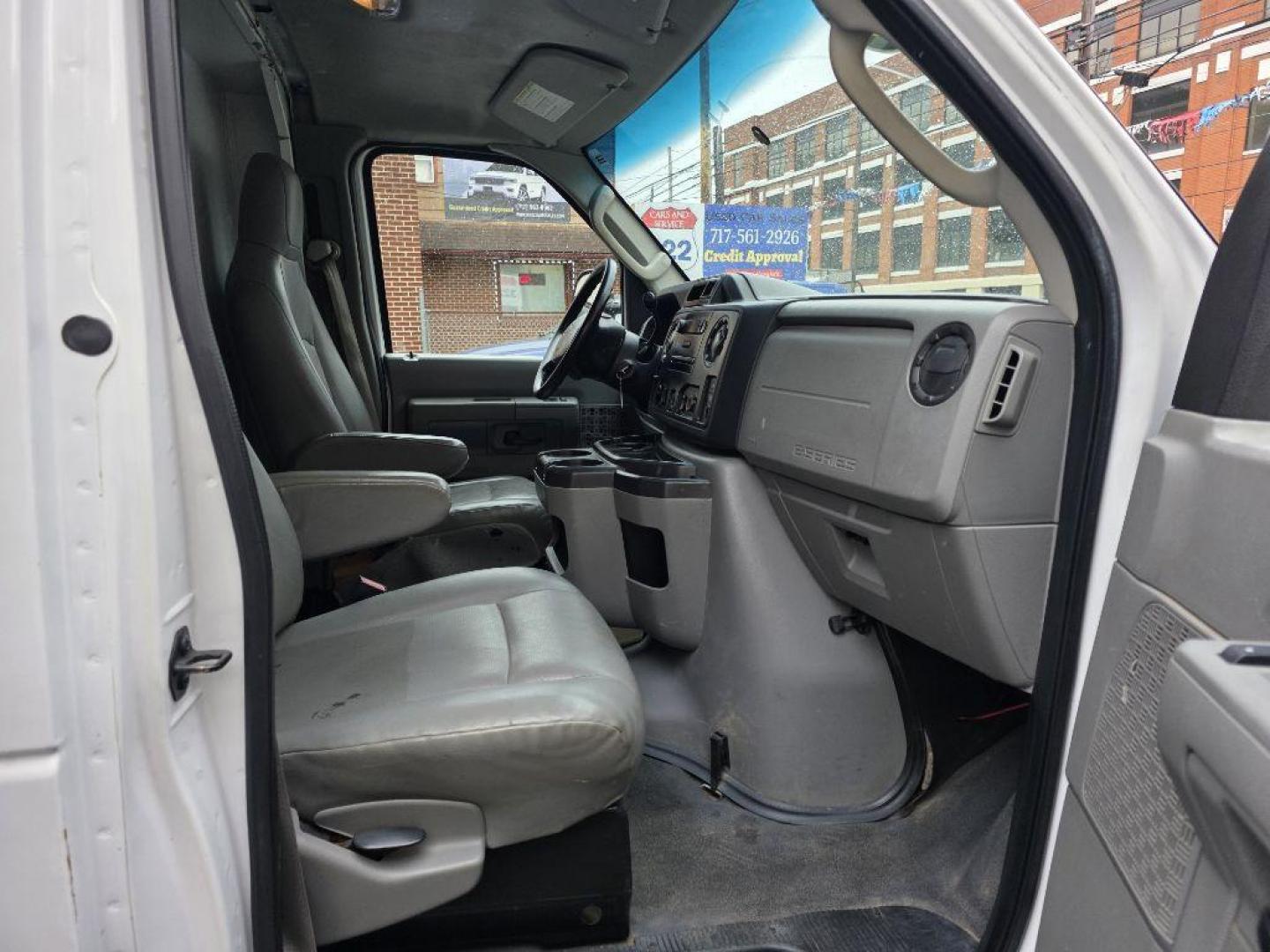 2013 WHITE FORD ECONOLINE E350 SUPER DUTY CUTAWAY VAN (1FDWE3FL6DD) with an 5.4L engine, Automatic transmission, located at 117 North Cameron Street, Harrisburg, PA, 17101, (717) 963-8962, 40.266762, -76.875259 - WE FINANCE!!! Good Credit/ Challenged Credit/ No Credit - ALL Trade-Ins Welcomed!!! APPLY ONLINE or CALL us TODAY ;) Please call us to discuss your cash and/or financing options. - Photo#8
