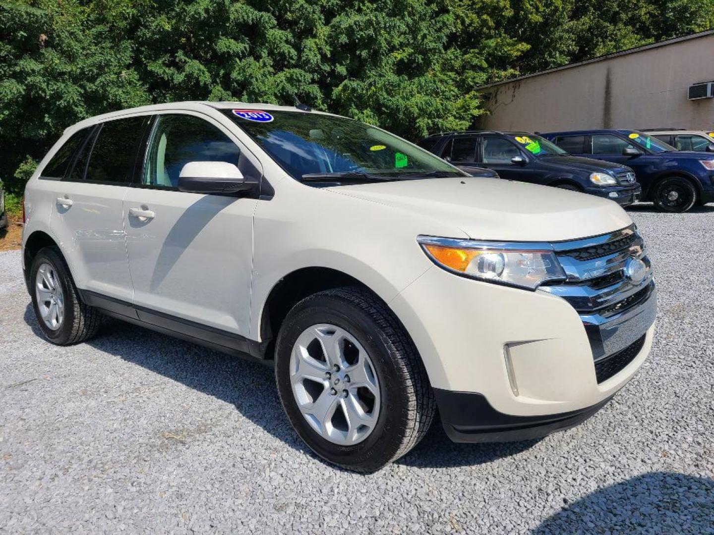 2013 WHITE FORD EDGE SEL (2FMDK4JC5DB) with an 3.5L engine, Automatic transmission, located at 117 North Cameron Street, Harrisburg, PA, 17101, (717) 963-8962, 40.266762, -76.875259 - WE FINANCE!!! Good Credit/ Bad Credit/ No Credit - ALL Trade-Ins Welcomed!!! ***Guaranteed Credit Approval*** APPLY ONLINE or CALL us TODAY ;) Please call us to discuss your cash and financing options. - Photo#6