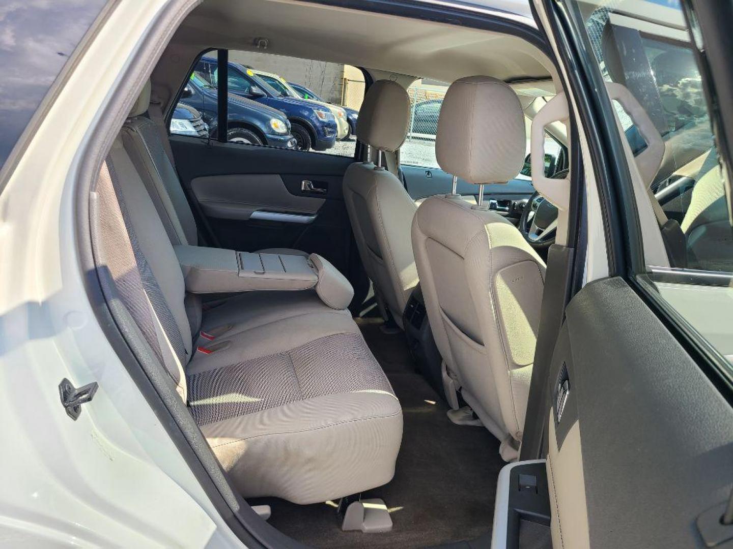 2013 WHITE FORD EDGE SEL (2FMDK4JC5DB) with an 3.5L engine, Automatic transmission, located at 117 North Cameron Street, Harrisburg, PA, 17101, (717) 963-8962, 40.266762, -76.875259 - WE FINANCE!!! Good Credit/ Bad Credit/ No Credit - ALL Trade-Ins Welcomed!!! ***Guaranteed Credit Approval*** APPLY ONLINE or CALL us TODAY ;) Please call us to discuss your cash and financing options. - Photo#10