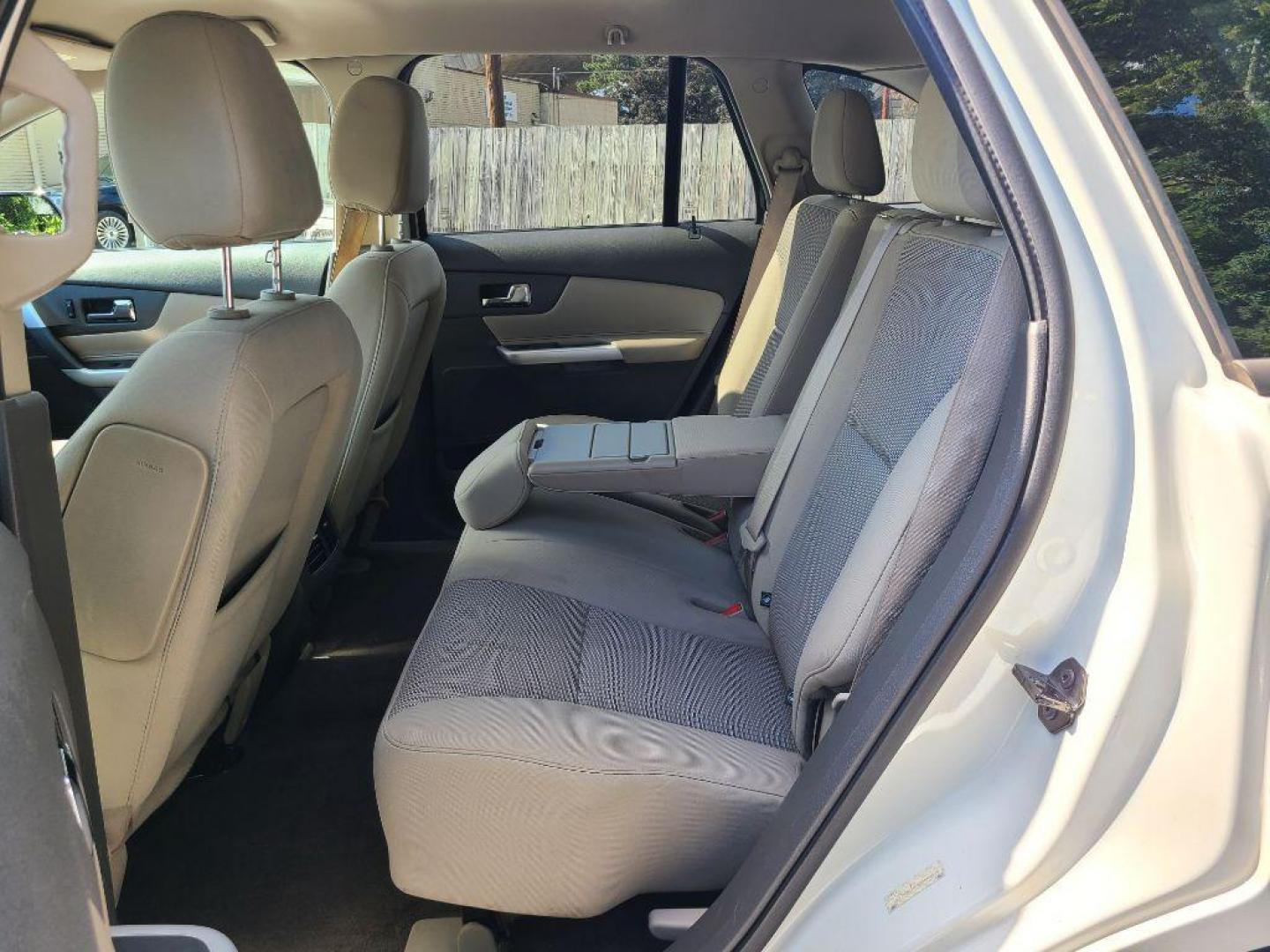 2013 WHITE FORD EDGE SEL (2FMDK4JC5DB) with an 3.5L engine, Automatic transmission, located at 117 North Cameron Street, Harrisburg, PA, 17101, (717) 963-8962, 40.266762, -76.875259 - WE FINANCE!!! Good Credit/ Bad Credit/ No Credit - ALL Trade-Ins Welcomed!!! ***Guaranteed Credit Approval*** APPLY ONLINE or CALL us TODAY ;) Please call us to discuss your cash and financing options. - Photo#12