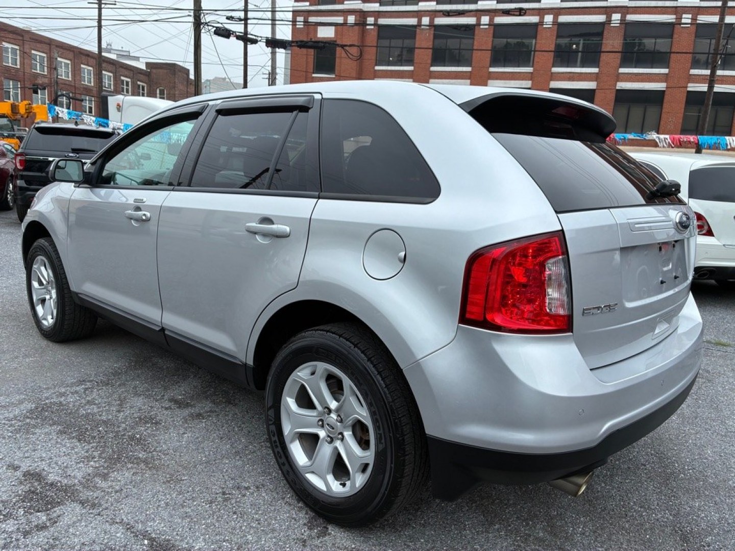 2013 SILVER FORD EDGE SEL (2FMDK4JC4DB) with an 3.5L engine, Automatic transmission, located at 117 North Cameron Street, Harrisburg, PA, 17101, (717) 963-8962, 40.266762, -76.875259 - WE FINANCE!!! MOST vehicles are available for financing. Good Credit/ Challenged Credit/ No Credit - ALL Trade-Ins Welcomed!!! APPLY ONLINE or CALL us TODAY Please call us to discuss your cash and/or financing options. Thanks for checking our inventory! We're here to help.- Photo#2