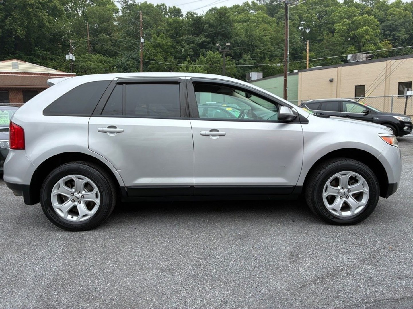 2013 SILVER FORD EDGE SEL (2FMDK4JC4DB) with an 3.5L engine, Automatic transmission, located at 117 North Cameron Street, Harrisburg, PA, 17101, (717) 963-8962, 40.266762, -76.875259 - WE FINANCE!!! MOST vehicles are available for financing. Good Credit/ Challenged Credit/ No Credit - ALL Trade-Ins Welcomed!!! APPLY ONLINE or CALL us TODAY Please call us to discuss your cash and/or financing options. Thanks for checking our inventory! We're here to help.- Photo#5