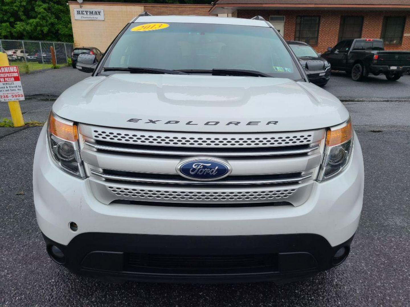 2013 WHITE FORD EXPLORER XLT (1FM5K7D85DG) with an 3.5L engine, Automatic transmission, located at 117 North Cameron Street, Harrisburg, PA, 17101, (717) 963-8962, 40.266762, -76.875259 - WE FINANCE!!! Good Credit/ Bad Credit/ No Credit - ALL Trade-Ins Welcomed!!! ***Guaranteed Credit Approval*** APPLY ONLINE or CALL us TODAY ;) Internet Prices and Marketplace Prices are SPECIAL discounted ***CASH DEALS*** Retail Prices are higher. Please call us to discuss your cash and finan - Photo#4