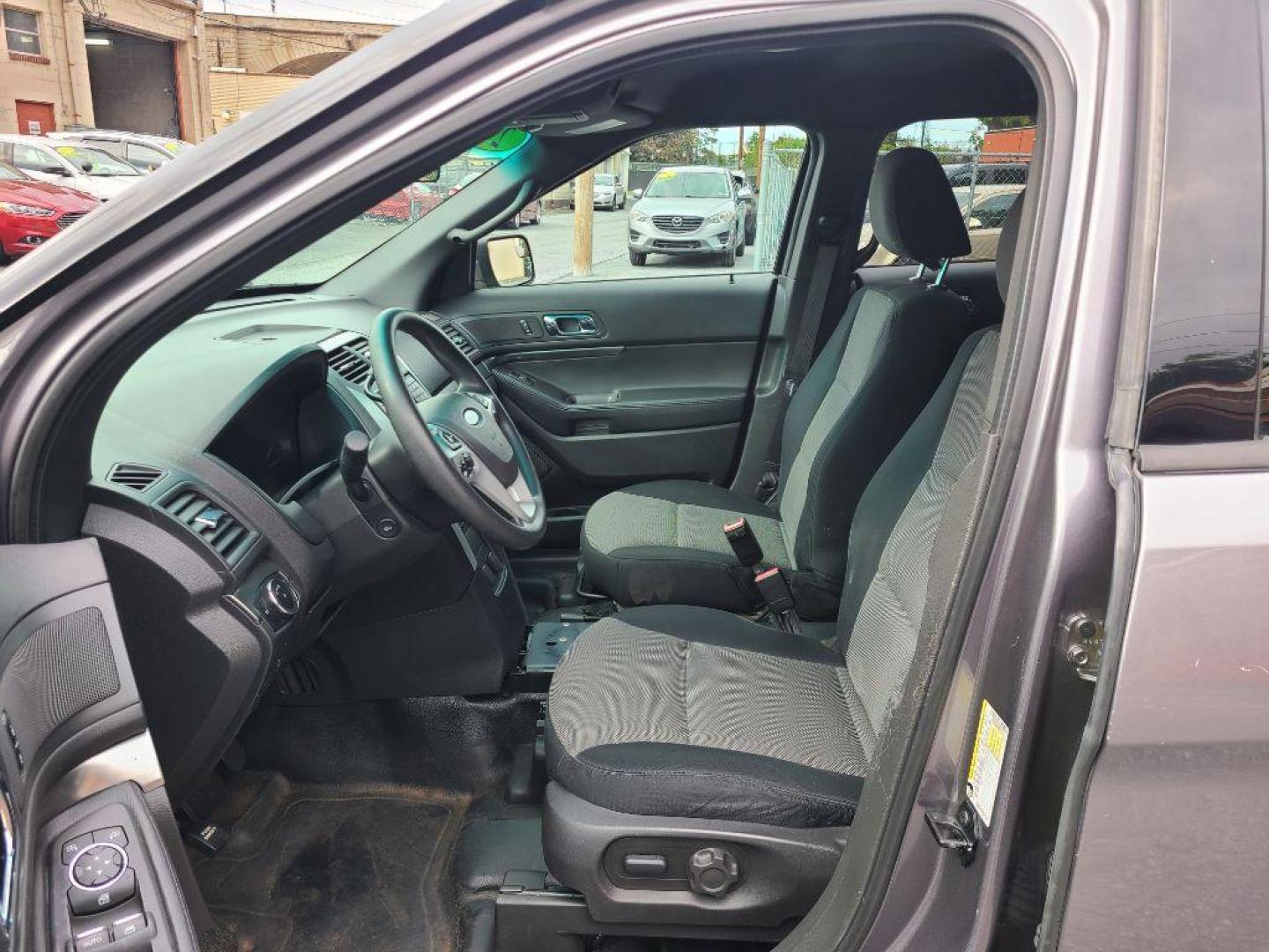 2013 GRAY FORD EXPLORER POLICE INTERCEPTOR (1FM5K8AR8DG) with an 3.7L engine, Automatic transmission, located at 117 North Cameron Street, Harrisburg, PA, 17101, (717) 963-8962, 40.266762, -76.875259 - WE FINANCE!!! Good Credit/ Bad Credit/ No Credit - ALL Trade-Ins Welcomed!!! ***Guaranteed Credit Approval*** APPLY ONLINE or CALL us TODAY ;) Please call us to discuss your cash and financing options. - Photo#13