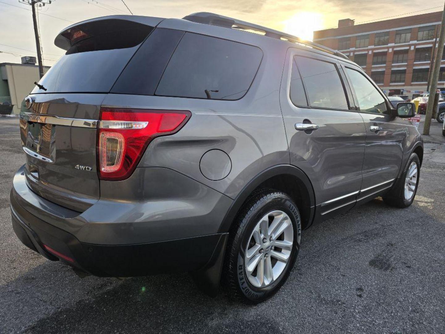 2013 GRAY FORD EXPLORER XLT (1FM5K8D87DG) with an 3.5L engine, Automatic transmission, located at 117 North Cameron Street, Harrisburg, PA, 17101, (717) 963-8962, 40.266762, -76.875259 - WE FINANCE!!! Good Credit/ Bad Credit/ No Credit - ALL Trade-Ins Welcomed!!! ***Guaranteed Credit Approval*** APPLY ONLINE or CALL us TODAY ;) Please call us to discuss your cash and financing options. - Photo#1