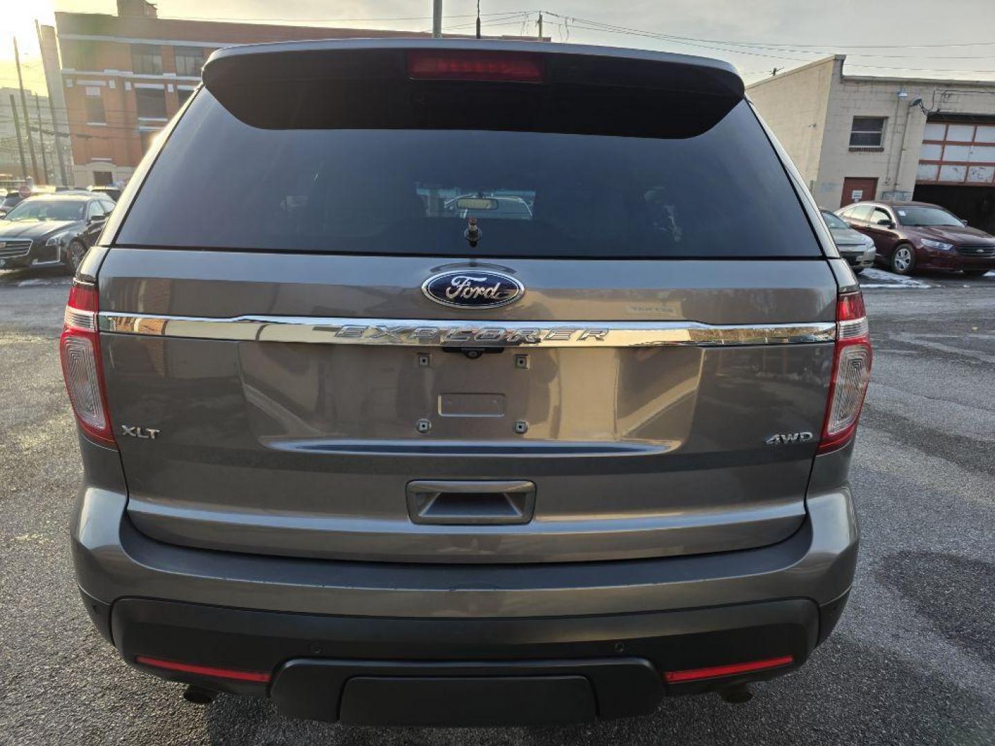 2013 GRAY FORD EXPLORER XLT (1FM5K8D87DG) with an 3.5L engine, Automatic transmission, located at 117 North Cameron Street, Harrisburg, PA, 17101, (717) 963-8962, 40.266762, -76.875259 - WE FINANCE!!! Good Credit/ Bad Credit/ No Credit - ALL Trade-Ins Welcomed!!! ***Guaranteed Credit Approval*** APPLY ONLINE or CALL us TODAY ;) Please call us to discuss your cash and financing options. - Photo#3