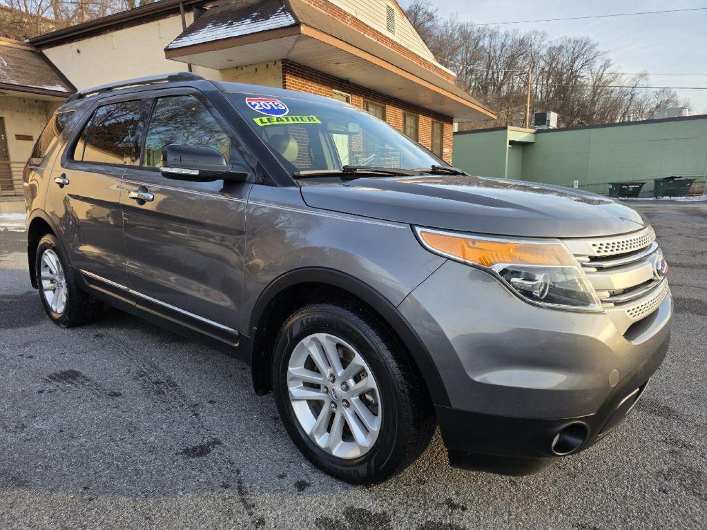 2013 GRAY FORD EXPLORER XLT (1FM5K8D87DG) with an 3.5L engine, Automatic transmission, located at 117 North Cameron Street, Harrisburg, PA, 17101, (717) 963-8962, 40.266762, -76.875259 - WE FINANCE!!! Good Credit/ Bad Credit/ No Credit - ALL Trade-Ins Welcomed!!! ***Guaranteed Credit Approval*** APPLY ONLINE or CALL us TODAY ;) Please call us to discuss your cash and financing options. - Photo#6