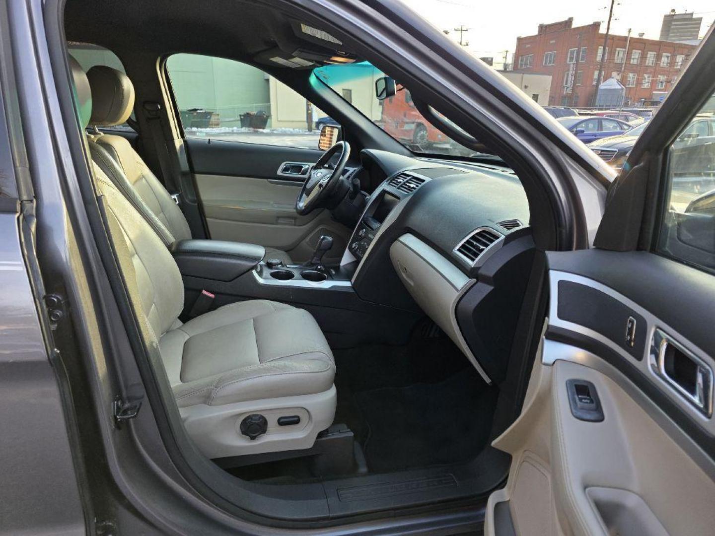 2013 GRAY FORD EXPLORER XLT (1FM5K8D87DG) with an 3.5L engine, Automatic transmission, located at 117 North Cameron Street, Harrisburg, PA, 17101, (717) 963-8962, 40.266762, -76.875259 - WE FINANCE!!! Good Credit/ Bad Credit/ No Credit - ALL Trade-Ins Welcomed!!! ***Guaranteed Credit Approval*** APPLY ONLINE or CALL us TODAY ;) Please call us to discuss your cash and financing options. - Photo#8