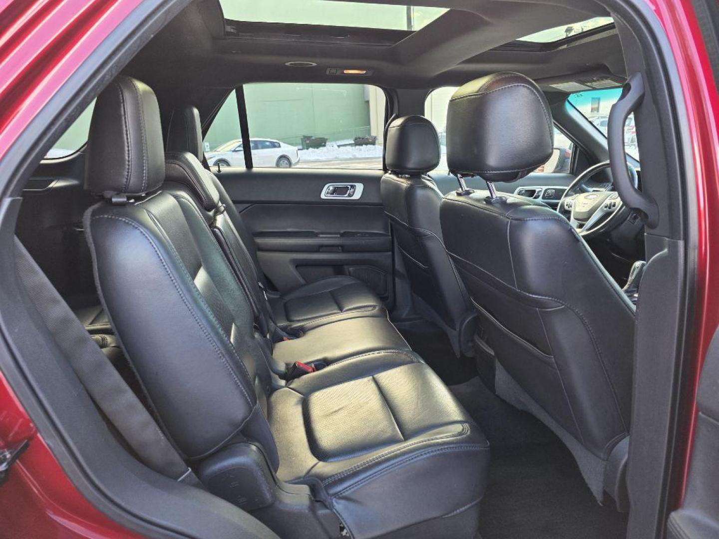 2013 RED FORD EXPLORER LIMITED (1FM5K8F80DG) with an 3.5L engine, Automatic transmission, located at 117 North Cameron Street, Harrisburg, PA, 17101, (717) 963-8962, 40.266762, -76.875259 - WE FINANCE!!! Good Credit/ Challenged Credit/ No Credit - ALL Trade-Ins Welcomed!!! APPLY ONLINE or CALL us TODAY ;) Please call us to discuss your cash and/or financing options. - Photo#10