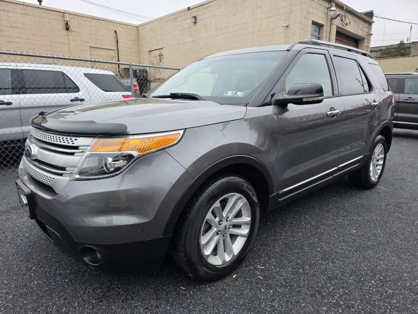 2013 GRAY FORD EXPLORER XLT (1FM5K8D84DG) with an 3.5L engine, Automatic transmission, located at 117 North Cameron Street, Harrisburg, PA, 17101, (717) 963-8962, 40.266762, -76.875259 - WE FINANCE!!! Good Credit/ Challenged Credit/ No Credit - ALL Trade-Ins Welcomed!!! APPLY ONLINE or CALL us TODAY ;) Please call us to discuss your cash and/or financing options. - Photo#0