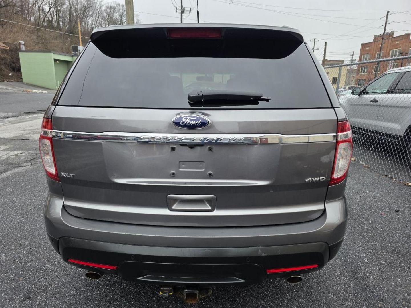 2013 GRAY FORD EXPLORER XLT (1FM5K8D84DG) with an 3.5L engine, Automatic transmission, located at 117 North Cameron Street, Harrisburg, PA, 17101, (717) 963-8962, 40.266762, -76.875259 - WE FINANCE!!! Good Credit/ Challenged Credit/ No Credit - ALL Trade-Ins Welcomed!!! APPLY ONLINE or CALL us TODAY ;) Please call us to discuss your cash and/or financing options. - Photo#3