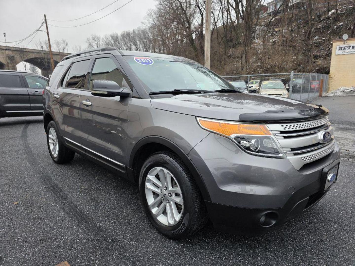 2013 GRAY FORD EXPLORER XLT (1FM5K8D84DG) with an 3.5L engine, Automatic transmission, located at 117 North Cameron Street, Harrisburg, PA, 17101, (717) 963-8962, 40.266762, -76.875259 - WE FINANCE!!! Good Credit/ Challenged Credit/ No Credit - ALL Trade-Ins Welcomed!!! APPLY ONLINE or CALL us TODAY ;) Please call us to discuss your cash and/or financing options. - Photo#5
