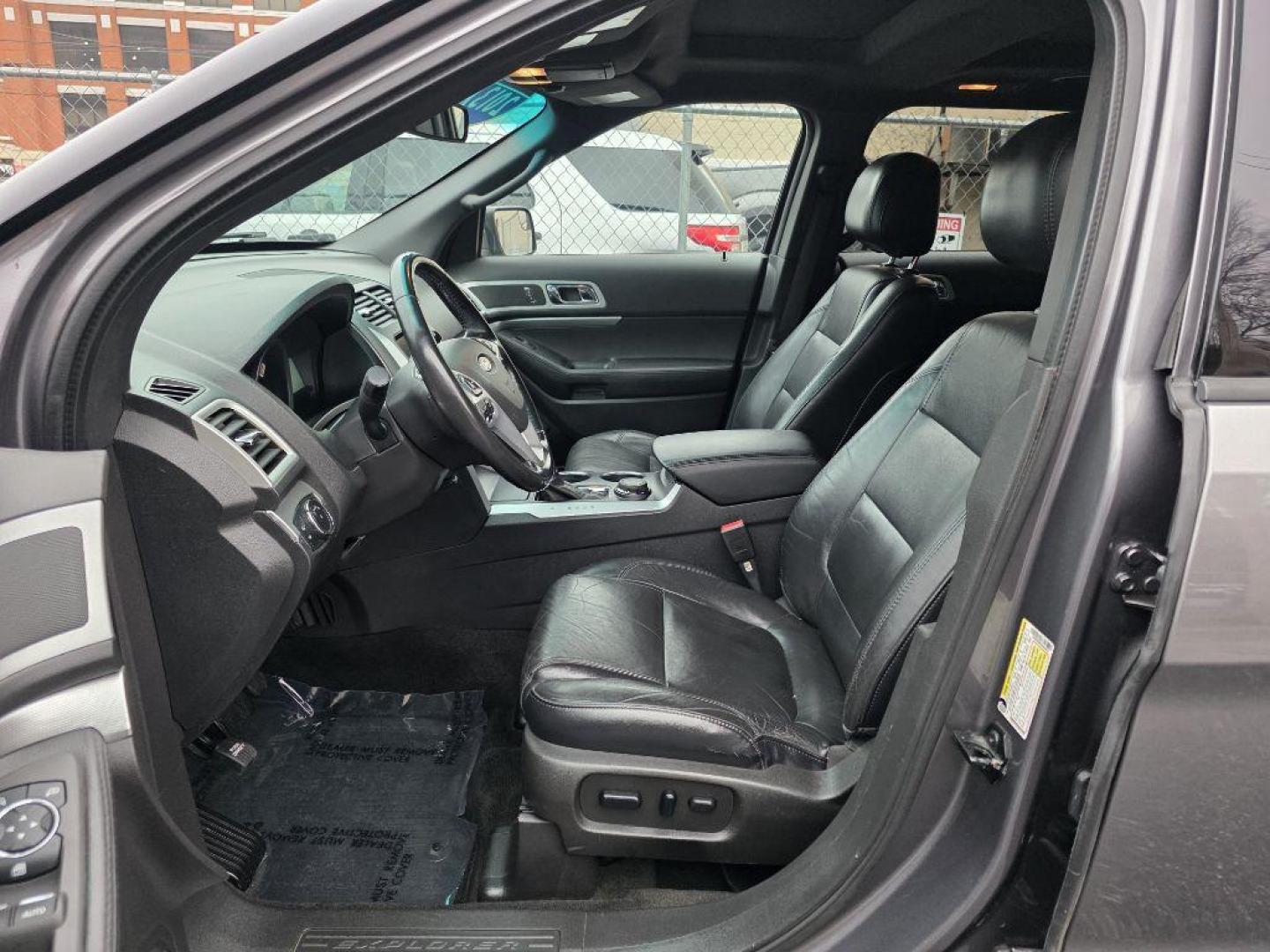 2013 GRAY FORD EXPLORER XLT (1FM5K8D84DG) with an 3.5L engine, Automatic transmission, located at 117 North Cameron Street, Harrisburg, PA, 17101, (717) 963-8962, 40.266762, -76.875259 - WE FINANCE!!! Good Credit/ Challenged Credit/ No Credit - ALL Trade-Ins Welcomed!!! APPLY ONLINE or CALL us TODAY ;) Please call us to discuss your cash and/or financing options. - Photo#7