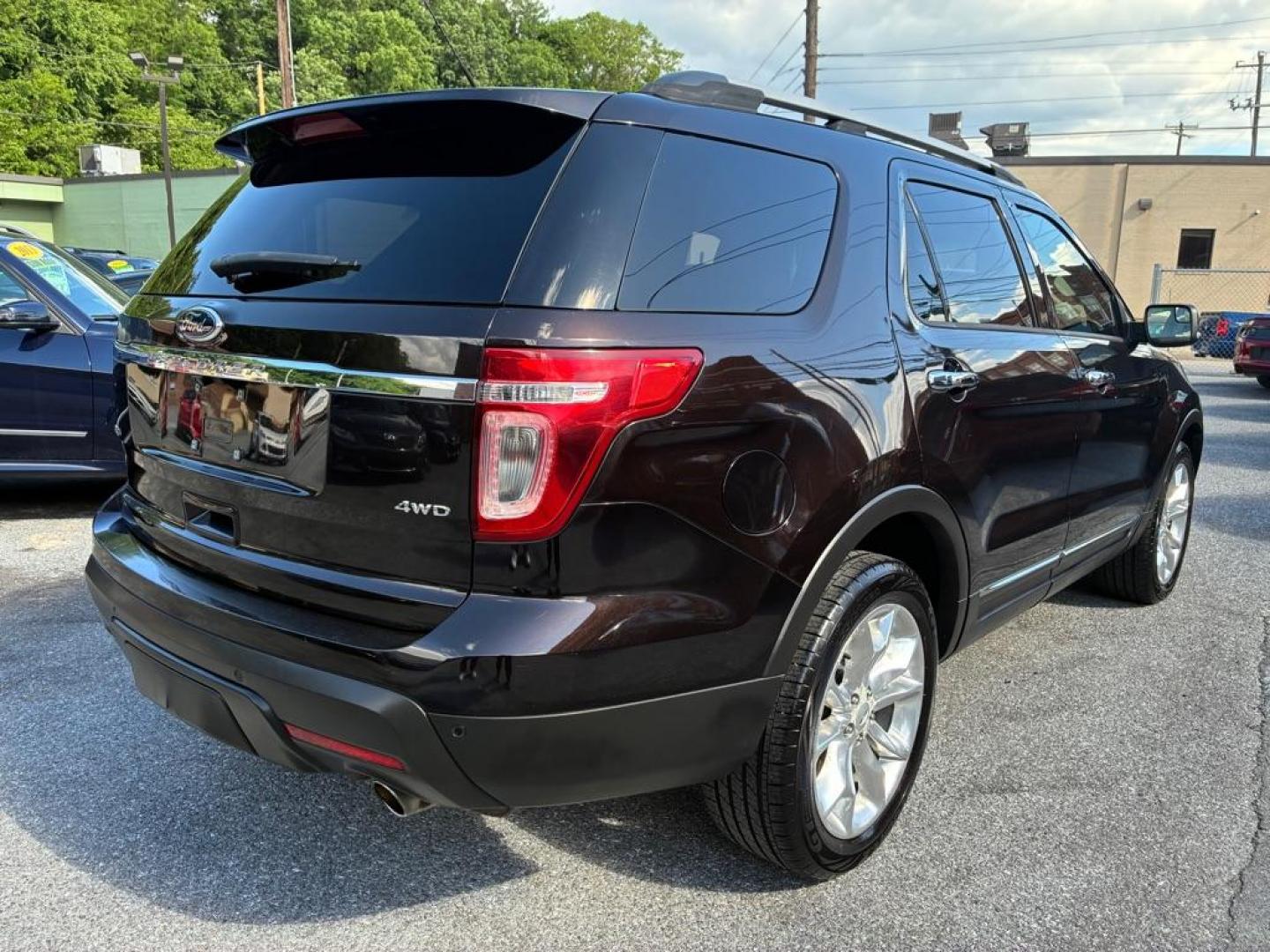 2013 BROWN FORD EXPLORER XLT (1FM5K8D89DG) with an 3.5L engine, Automatic transmission, located at 117 North Cameron Street, Harrisburg, PA, 17101, (717) 963-8962, 40.266762, -76.875259 - WE FINANCE!!! MOST vehicles are available for financing. Good Credit/ Challenged Credit/ No Credit - ALL Trade-Ins Welcomed!!! APPLY ONLINE or CALL us TODAY Please call us to discuss your cash and/or financing options. Thanks for checking our inventory! We're here to help. - Photo#4