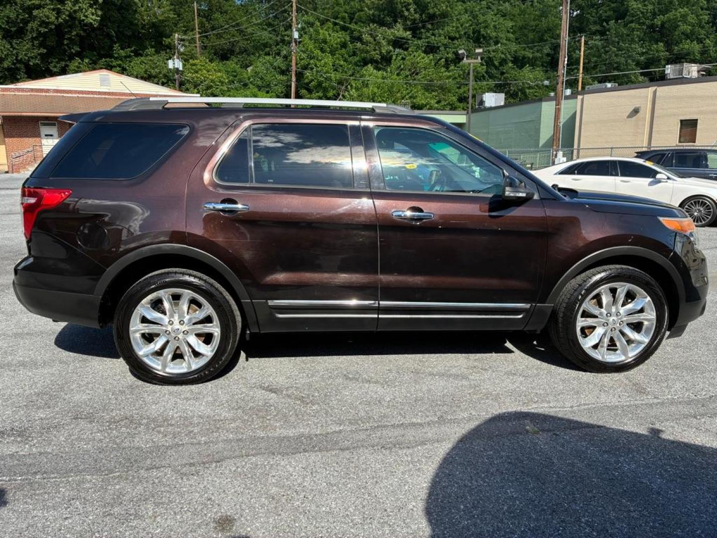 2013 BROWN FORD EXPLORER XLT (1FM5K8D89DG) with an 3.5L engine, Automatic transmission, located at 117 North Cameron Street, Harrisburg, PA, 17101, (717) 963-8962, 40.266762, -76.875259 - WE FINANCE!!! MOST vehicles are available for financing. Good Credit/ Challenged Credit/ No Credit - ALL Trade-Ins Welcomed!!! APPLY ONLINE or CALL us TODAY Please call us to discuss your cash and/or financing options. Thanks for checking our inventory! We're here to help. - Photo#5