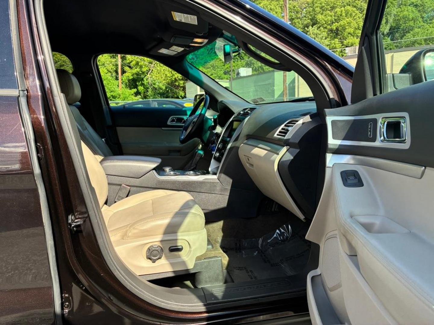2013 BROWN FORD EXPLORER XLT (1FM5K8D89DG) with an 3.5L engine, Automatic transmission, located at 117 North Cameron Street, Harrisburg, PA, 17101, (717) 963-8962, 40.266762, -76.875259 - WE FINANCE!!! MOST vehicles are available for financing. Good Credit/ Challenged Credit/ No Credit - ALL Trade-Ins Welcomed!!! APPLY ONLINE or CALL us TODAY Please call us to discuss your cash and/or financing options. Thanks for checking our inventory! We're here to help. - Photo#8
