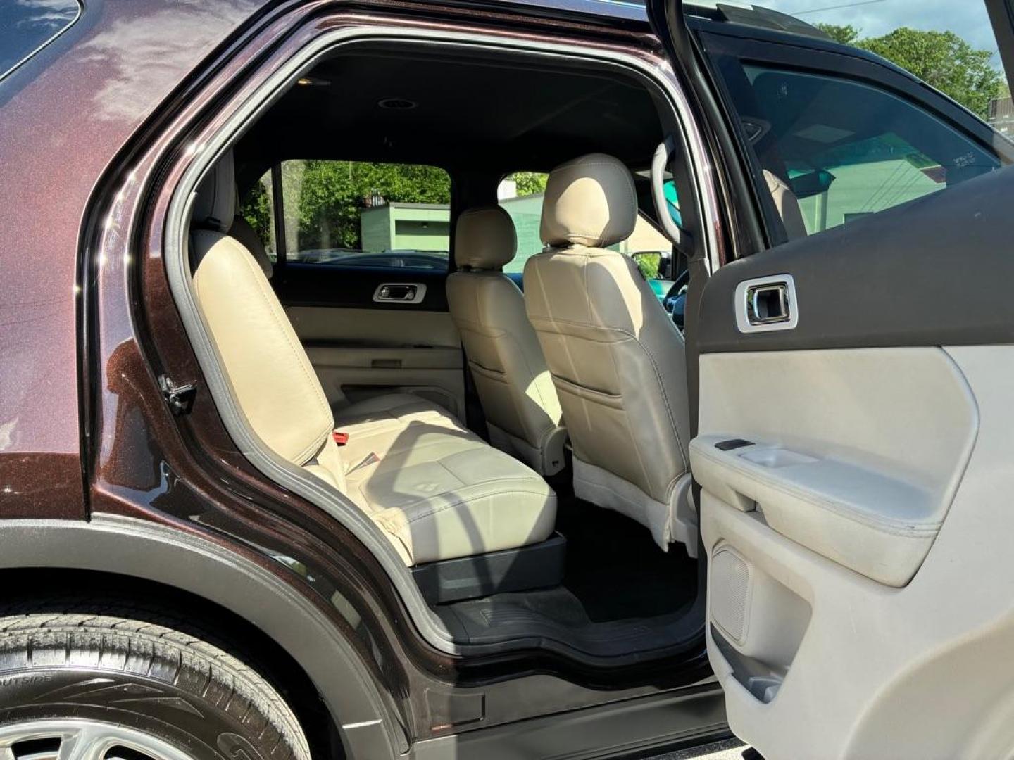 2013 BROWN FORD EXPLORER XLT (1FM5K8D89DG) with an 3.5L engine, Automatic transmission, located at 117 North Cameron Street, Harrisburg, PA, 17101, (717) 963-8962, 40.266762, -76.875259 - WE FINANCE!!! MOST vehicles are available for financing. Good Credit/ Challenged Credit/ No Credit - ALL Trade-Ins Welcomed!!! APPLY ONLINE or CALL us TODAY Please call us to discuss your cash and/or financing options. Thanks for checking our inventory! We're here to help. - Photo#9