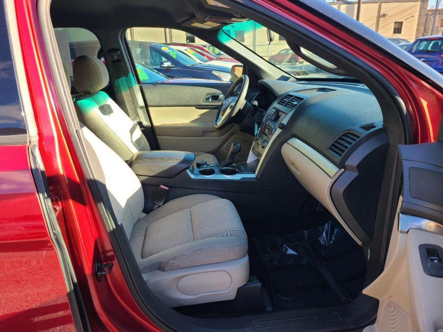 2013 RED FORD EXPLORER BASE (1FM5K8B80DG) with an 3.5L engine, Automatic transmission, located at 7981 Paxton Street, Harrisburg, PA, 17111, (717) 561-2926, 40.261490, -76.749229 - WE FINANCE!!! Good Credit/ Bad Credit/ No Credit - ALL Trade-Ins Welcomed!!! ***Guaranteed Credit Approval*** APPLY ONLINE or CALL us TODAY ;) Internet Prices and Marketplace Prices are SPECIAL discounted ***CASH DEALS*** Retail Prices are higher. Please call us to discuss your cash and finan - Photo#9