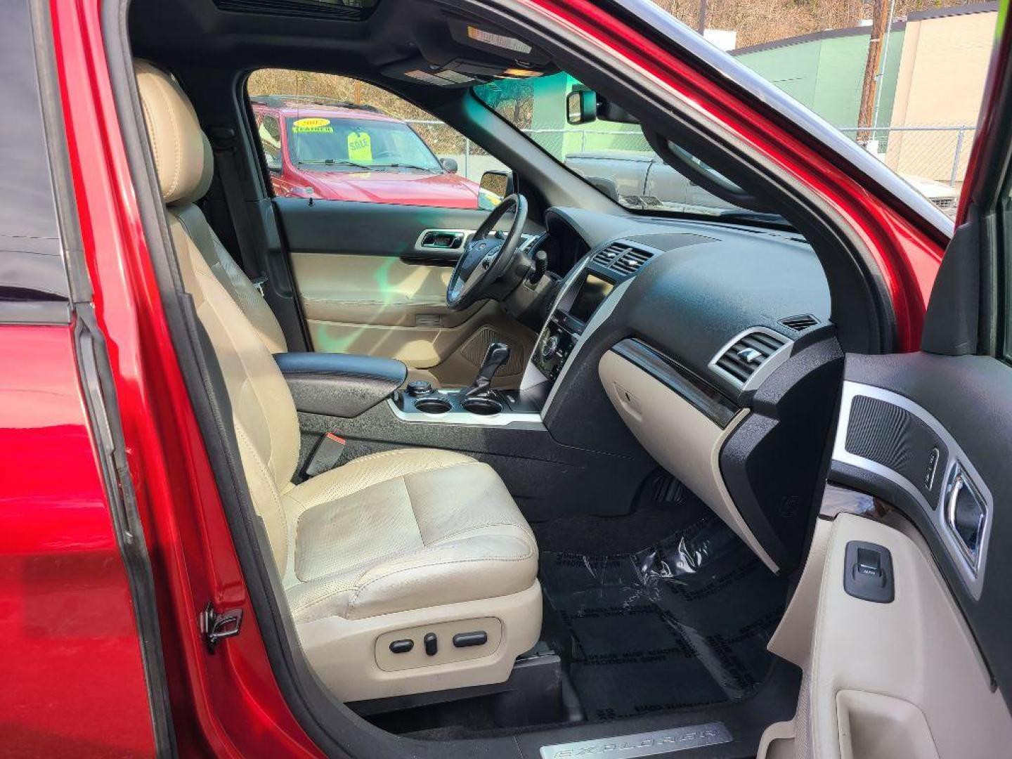 2013 RED FORD EXPLORER LIMITED (1FM5K8F87DG) with an 3.5L engine, Automatic transmission, located at 7981 Paxton Street, Harrisburg, PA, 17111, (717) 561-2926, 40.261490, -76.749229 - WE FINANCE!!! Good Credit/ Bad Credit/ No Credit - ALL Trade-Ins Welcomed!!! ***Guaranteed Credit Approval*** APPLY ONLINE or CALL us TODAY ;) Internet Prices and Marketplace Prices are SPECIAL discounted ***CASH DEALS*** Retail Prices are higher. Please call us to discuss your cash and finan - Photo#11