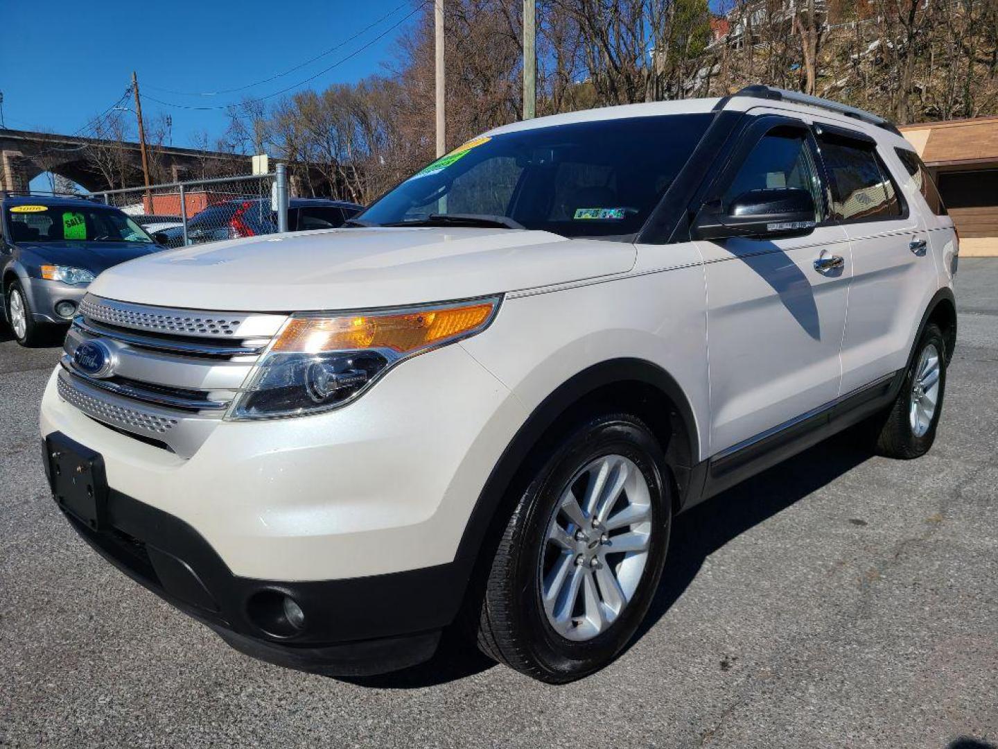 2013 WHITE FORD EXPLORER XLT (1FM5K8D89DG) with an 3.5L engine, Automatic transmission, located at 7981 Paxton Street, Harrisburg, PA, 17111, (717) 561-2926, 40.261490, -76.749229 - WE FINANCE!!! Good Credit/ Bad Credit/ No Credit - ALL Trade-Ins Welcomed!!! ***Guaranteed Credit Approval*** APPLY ONLINE or CALL us TODAY ;) Internet Prices and Marketplace Prices are SPECIAL discounted ***CASH DEALS*** Retail Prices are higher. Please call us to discuss your cash and finan - Photo#0