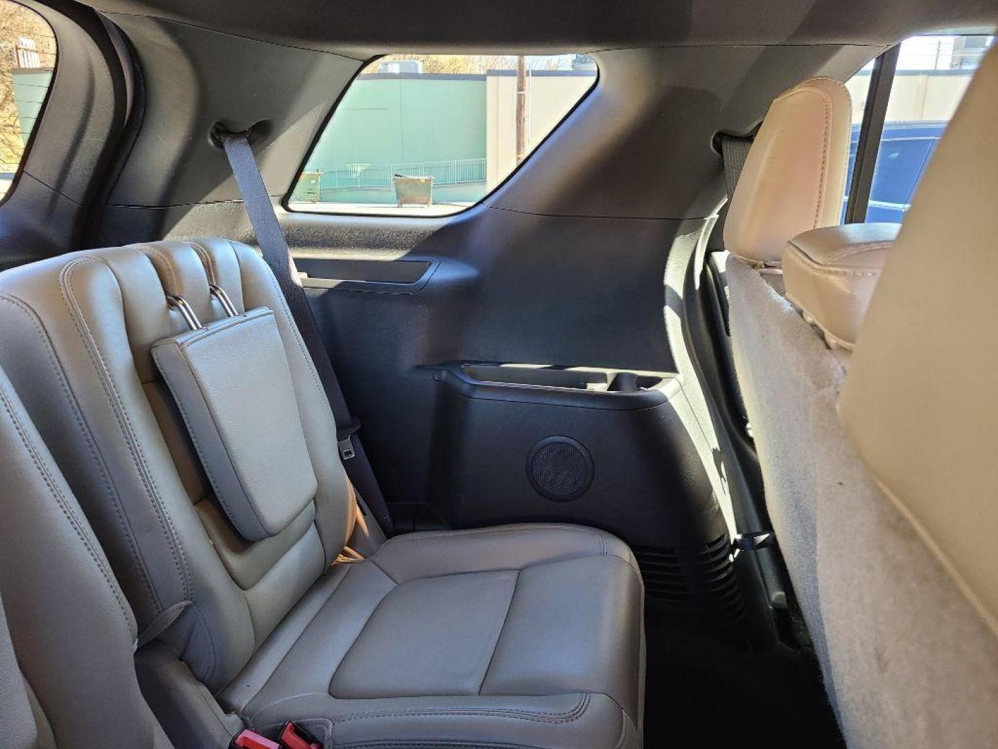 2013 WHITE FORD EXPLORER XLT (1FM5K8D89DG) with an 3.5L engine, Automatic transmission, located at 7981 Paxton Street, Harrisburg, PA, 17111, (717) 561-2926, 40.261490, -76.749229 - WE FINANCE!!! Good Credit/ Bad Credit/ No Credit - ALL Trade-Ins Welcomed!!! ***Guaranteed Credit Approval*** APPLY ONLINE or CALL us TODAY ;) Internet Prices and Marketplace Prices are SPECIAL discounted ***CASH DEALS*** Retail Prices are higher. Please call us to discuss your cash and finan - Photo#10