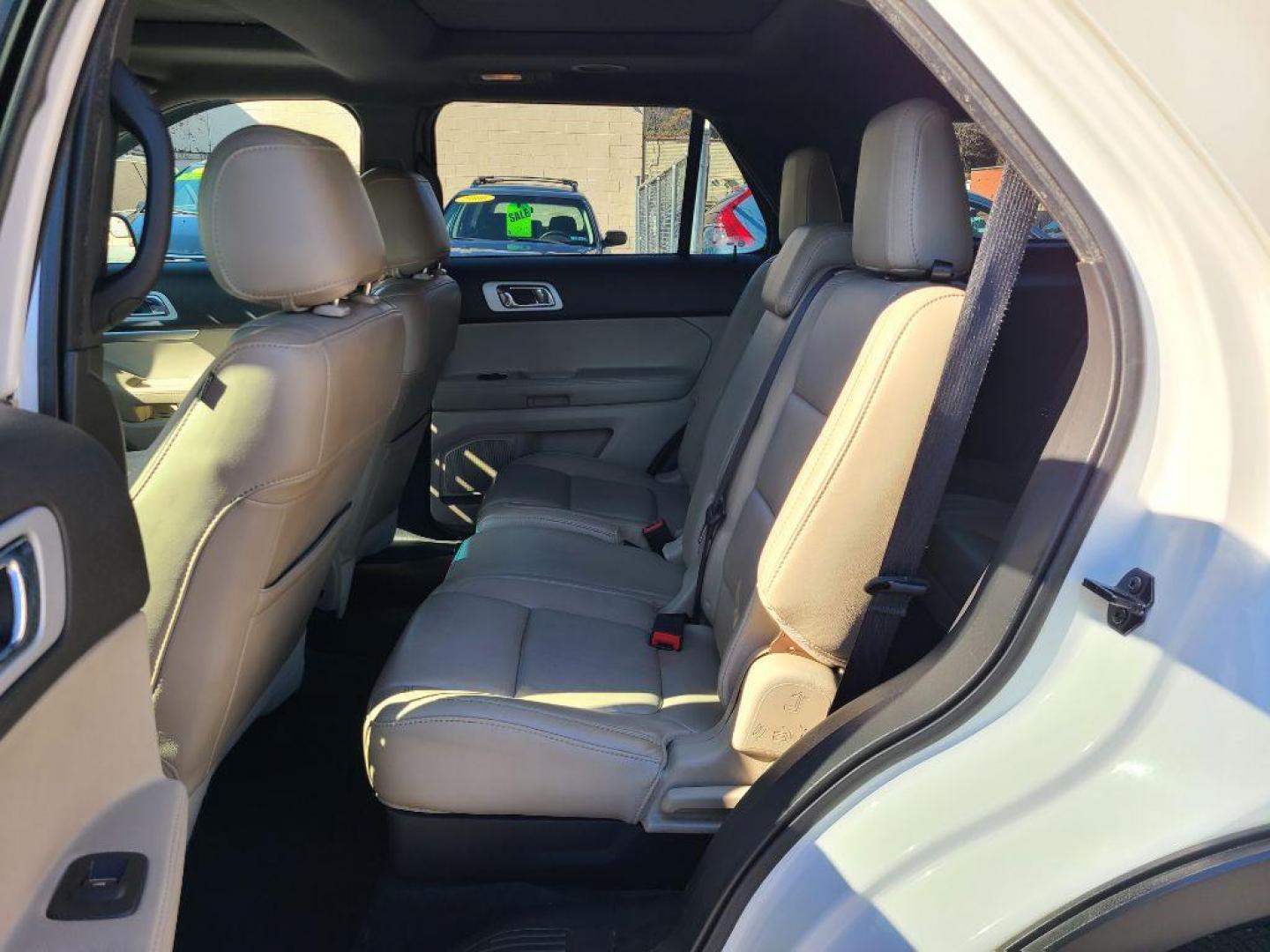2013 WHITE FORD EXPLORER XLT (1FM5K8D89DG) with an 3.5L engine, Automatic transmission, located at 7981 Paxton Street, Harrisburg, PA, 17111, (717) 561-2926, 40.261490, -76.749229 - WE FINANCE!!! Good Credit/ Bad Credit/ No Credit - ALL Trade-Ins Welcomed!!! ***Guaranteed Credit Approval*** APPLY ONLINE or CALL us TODAY ;) Internet Prices and Marketplace Prices are SPECIAL discounted ***CASH DEALS*** Retail Prices are higher. Please call us to discuss your cash and finan - Photo#15