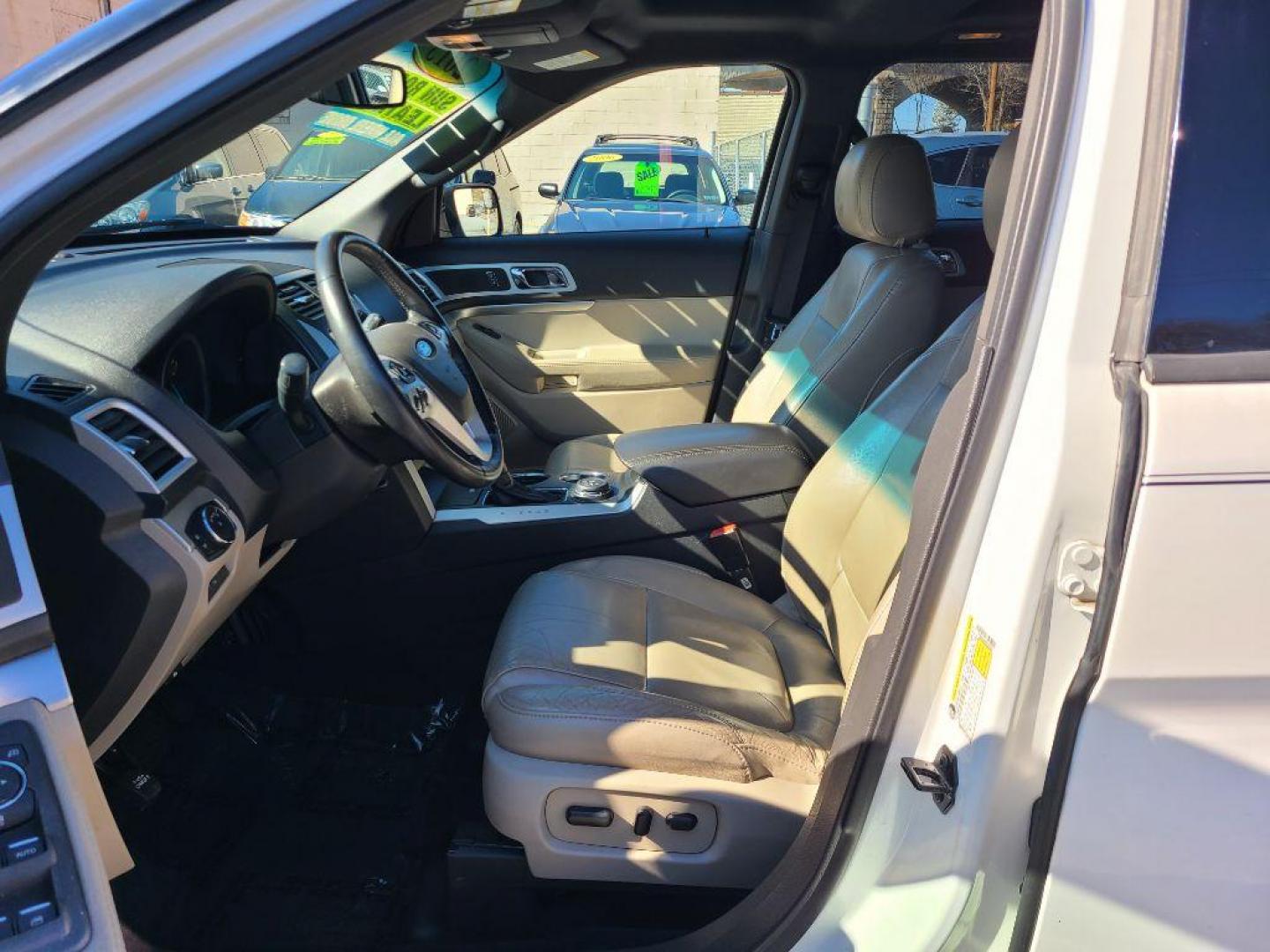 2013 WHITE FORD EXPLORER XLT (1FM5K8D89DG) with an 3.5L engine, Automatic transmission, located at 7981 Paxton Street, Harrisburg, PA, 17111, (717) 561-2926, 40.261490, -76.749229 - WE FINANCE!!! Good Credit/ Bad Credit/ No Credit - ALL Trade-Ins Welcomed!!! ***Guaranteed Credit Approval*** APPLY ONLINE or CALL us TODAY ;) Internet Prices and Marketplace Prices are SPECIAL discounted ***CASH DEALS*** Retail Prices are higher. Please call us to discuss your cash and finan - Photo#16