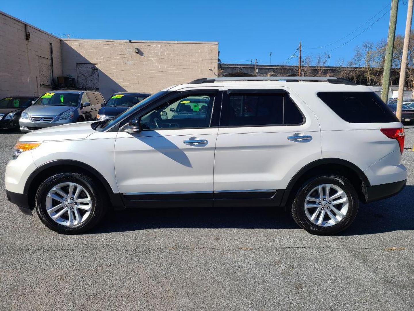2013 WHITE FORD EXPLORER XLT (1FM5K8D89DG) with an 3.5L engine, Automatic transmission, located at 7981 Paxton Street, Harrisburg, PA, 17111, (717) 561-2926, 40.261490, -76.749229 - WE FINANCE!!! Good Credit/ Bad Credit/ No Credit - ALL Trade-Ins Welcomed!!! ***Guaranteed Credit Approval*** APPLY ONLINE or CALL us TODAY ;) Internet Prices and Marketplace Prices are SPECIAL discounted ***CASH DEALS*** Retail Prices are higher. Please call us to discuss your cash and finan - Photo#1