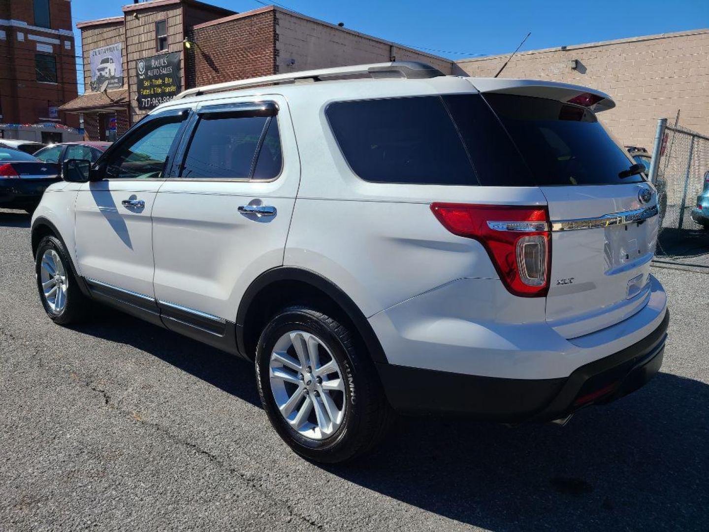 2013 WHITE FORD EXPLORER XLT (1FM5K8D89DG) with an 3.5L engine, Automatic transmission, located at 7981 Paxton Street, Harrisburg, PA, 17111, (717) 561-2926, 40.261490, -76.749229 - WE FINANCE!!! Good Credit/ Bad Credit/ No Credit - ALL Trade-Ins Welcomed!!! ***Guaranteed Credit Approval*** APPLY ONLINE or CALL us TODAY ;) Internet Prices and Marketplace Prices are SPECIAL discounted ***CASH DEALS*** Retail Prices are higher. Please call us to discuss your cash and finan - Photo#2
