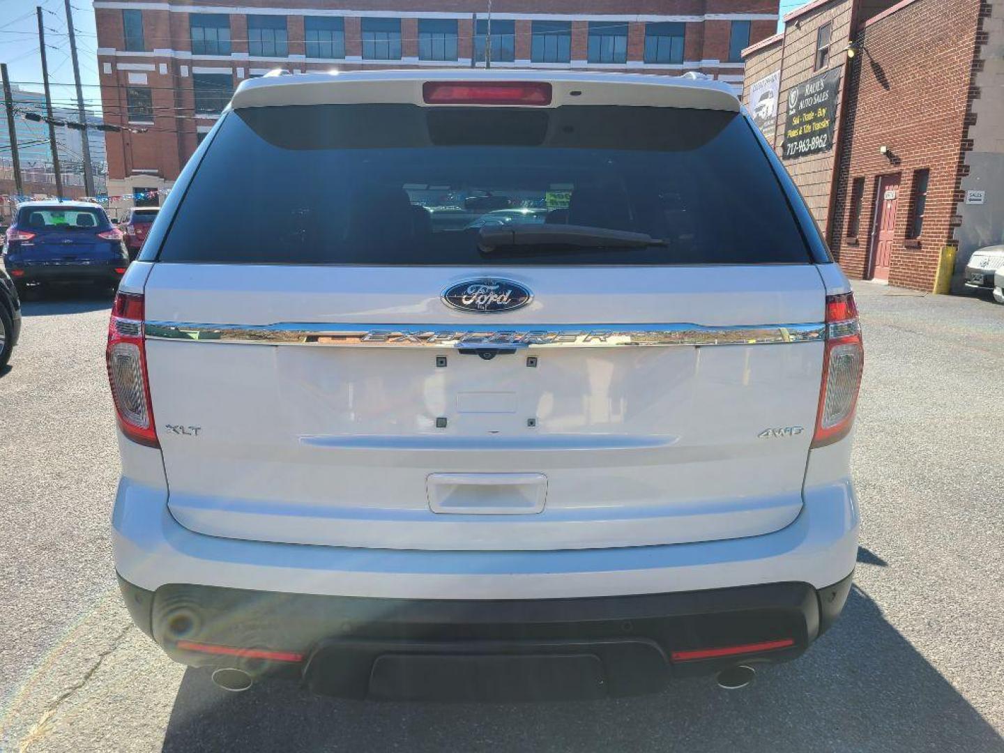 2013 WHITE FORD EXPLORER XLT (1FM5K8D89DG) with an 3.5L engine, Automatic transmission, located at 7981 Paxton Street, Harrisburg, PA, 17111, (717) 561-2926, 40.261490, -76.749229 - WE FINANCE!!! Good Credit/ Bad Credit/ No Credit - ALL Trade-Ins Welcomed!!! ***Guaranteed Credit Approval*** APPLY ONLINE or CALL us TODAY ;) Internet Prices and Marketplace Prices are SPECIAL discounted ***CASH DEALS*** Retail Prices are higher. Please call us to discuss your cash and finan - Photo#3