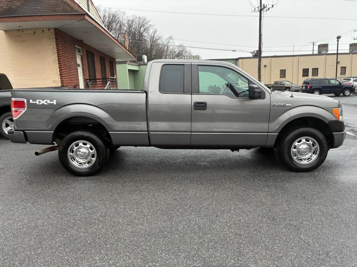 2013 GRAY FORD F150 SUPER CAB (1FTEX1EM9DF) with an 3.7L engine, Automatic transmission, located at 7981 Paxton Street, Harrisburg, PA, 17111, (717) 561-2926, 40.261490, -76.749229 - WE FINANCE!!! Good Credit/ Challenged Credit/ No Credit - ALL Trade-Ins Welcomed!!! APPLY ONLINE or CALL us TODAY ;) Please call us to discuss your cash and/or financing options. - Photo#5