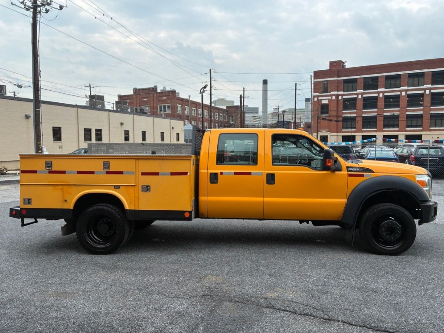 2013 YELLOW FORD F550 SUPER DUTY (1FD0W5GY1DE) with an 6.8L engine, Automatic transmission, located at 7981 Paxton Street, Harrisburg, PA, 17111, (717) 561-2926, 40.261490, -76.749229 - Hard Top 10-Cylinder Gasoline Natural A/T Power Steering Gray Vinyl Seats A/C Power Windows Power Door Locks Driver Air Bag WE FINANCE!!! MOST vehicles are available for financing. Good Credit/ Challenged Credit/ No Credit - ALL Trade-Ins Welcomed!!! APPLY ONLINE or CALL us TODA- Photo#5