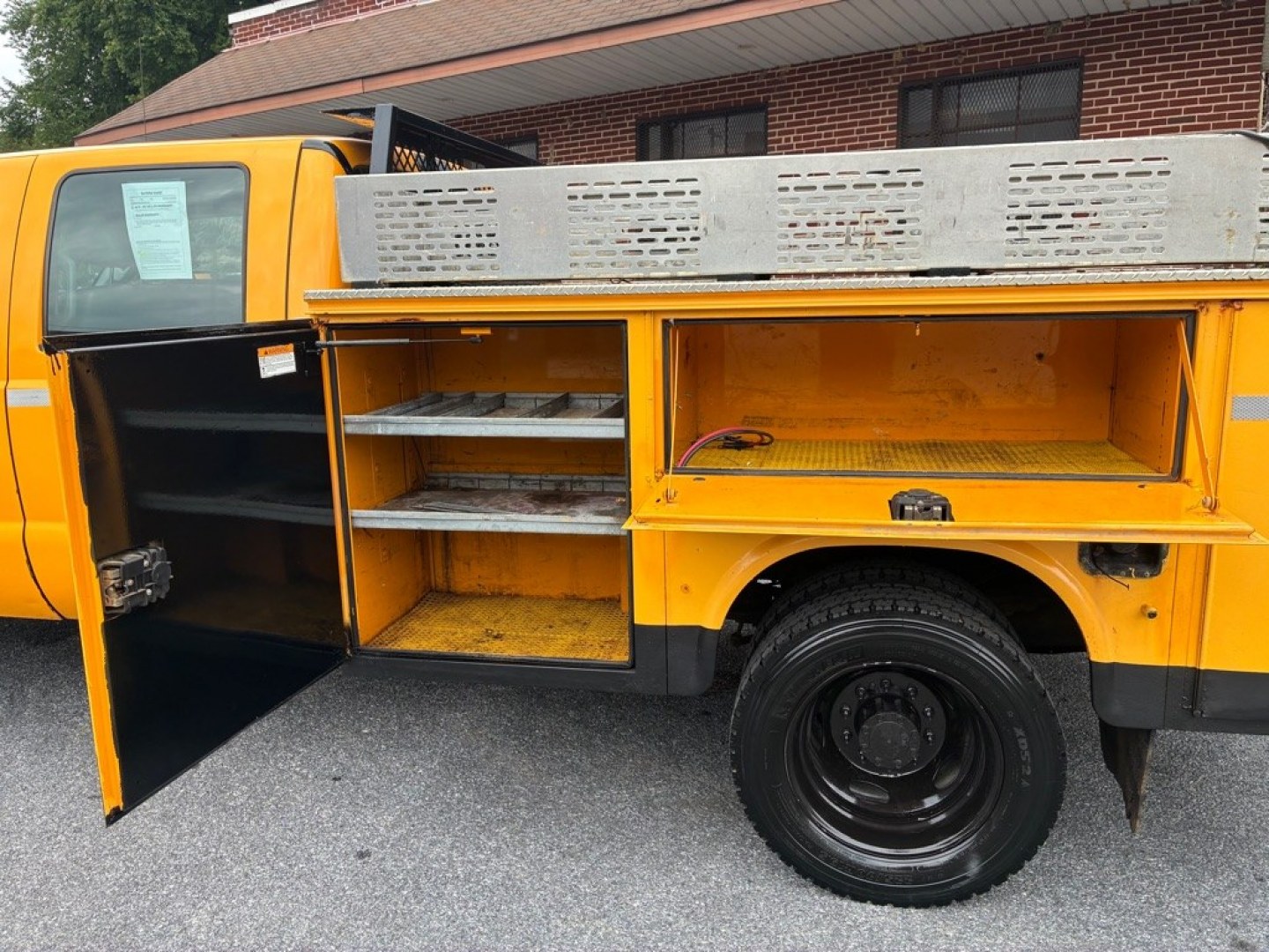 2013 YELLOW FORD F550 SUPER DUTY (1FD0W5GY1DE) with an 6.8L engine, Automatic transmission, located at 7981 Paxton Street, Harrisburg, PA, 17111, (717) 561-2926, 40.261490, -76.749229 - Hard Top 10-Cylinder Gasoline Natural A/T Power Steering Gray Vinyl Seats A/C Power Windows Power Door Locks Driver Air Bag WE FINANCE!!! MOST vehicles are available for financing. Good Credit/ Challenged Credit/ No Credit - ALL Trade-Ins Welcomed!!! APPLY ONLINE or CALL us TODA- Photo#13