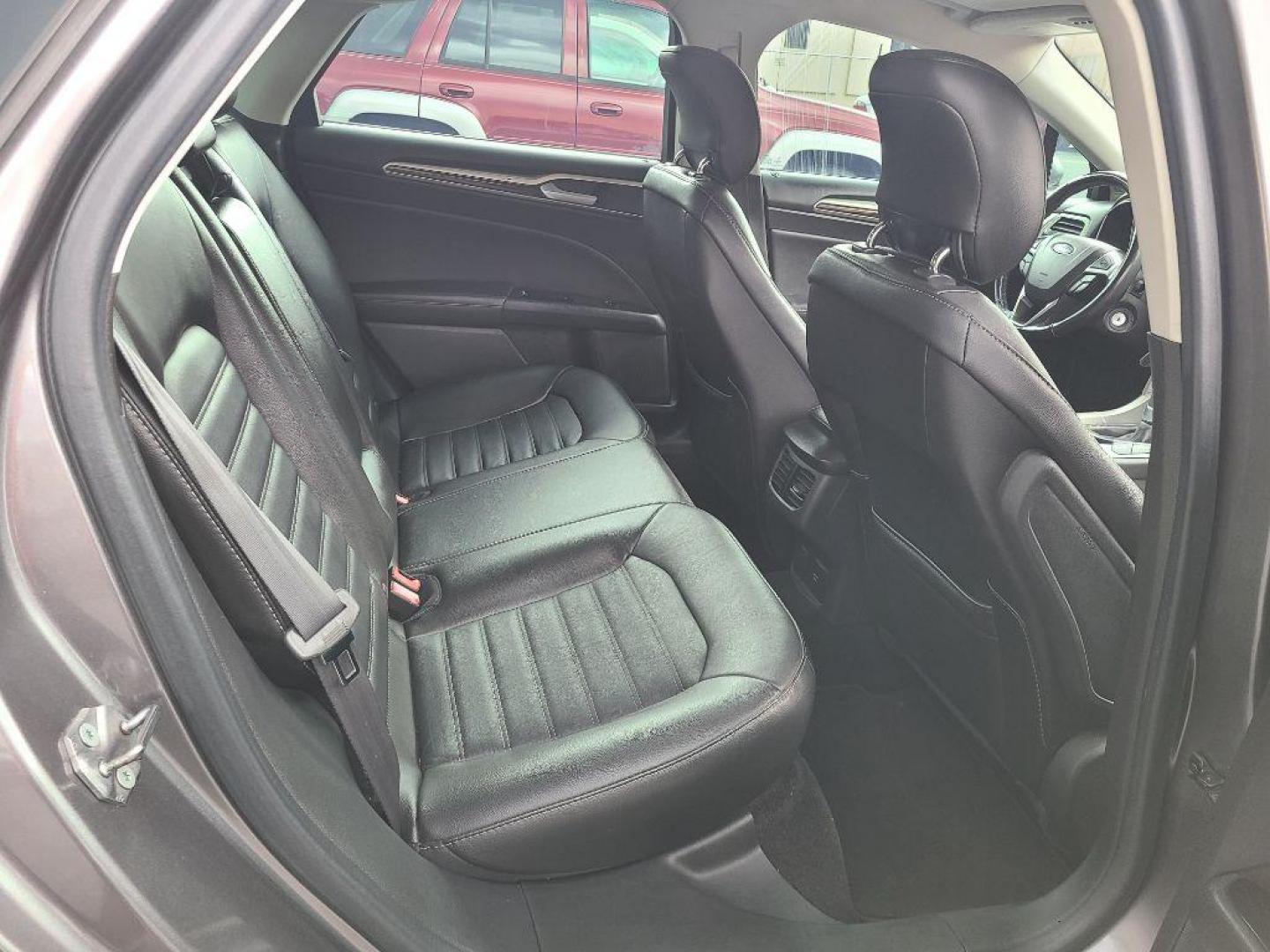 2013 GRAY FORD FUSION SE HYBRID (3FA6P0LU8DR) with an 2.0L engine, Continuously Variable transmission, located at 117 North Cameron Street, Harrisburg, PA, 17101, (717) 963-8962, 40.266762, -76.875259 - WE FINANCE!!! Good Credit/ Bad Credit/ No Credit - ALL Trade-Ins Welcomed!!! ***Guaranteed Credit Approval*** APPLY ONLINE or CALL us TODAY ;) Internet Prices and Marketplace Prices are SPECIAL discounted ***CASH DEALS*** Retail Prices are higher. Please call us to discuss your cash and finan - Photo#12