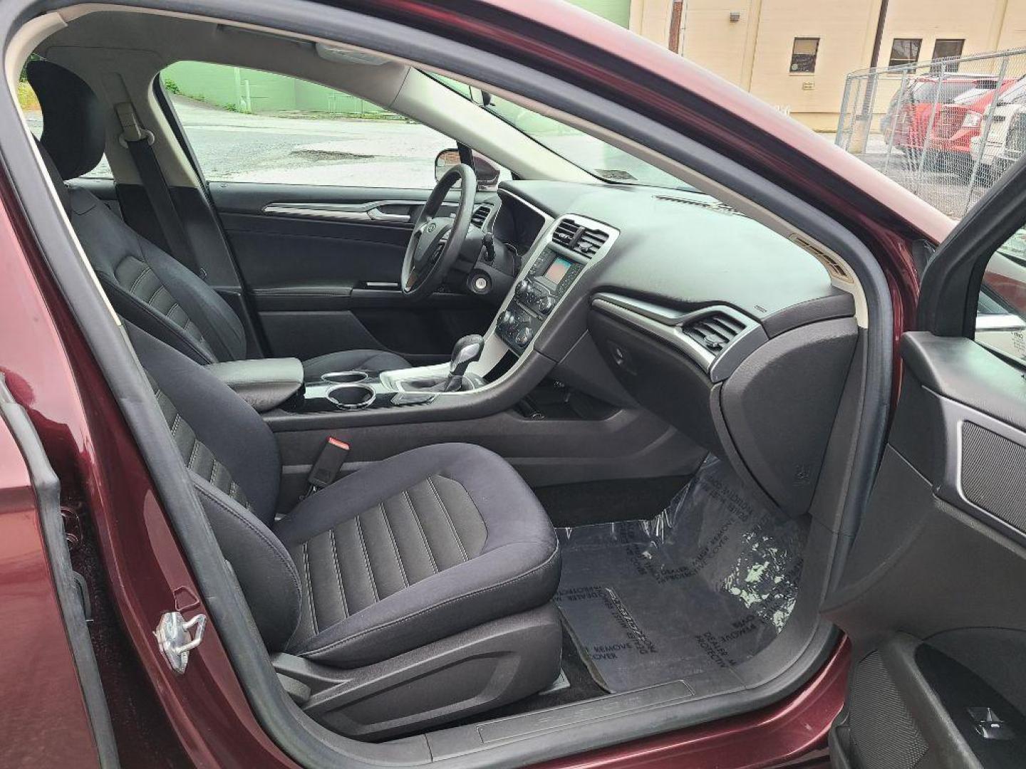 2013 RED FORD FUSION SE (3FA6P0H71DR) with an 2.5L engine, Automatic transmission, located at 7981 Paxton Street, Harrisburg, PA, 17111, (717) 561-2926, 40.261490, -76.749229 - WE FINANCE!!! Good Credit/ Bad Credit/ No Credit - ALL Trade-Ins Welcomed!!! ***Guaranteed Credit Approval*** APPLY ONLINE or CALL us TODAY ;) Internet Prices and Marketplace Prices are SPECIAL discounted ***CASH DEALS*** Retail Prices are higher. Please call us to discuss your cash and finan - Photo#10