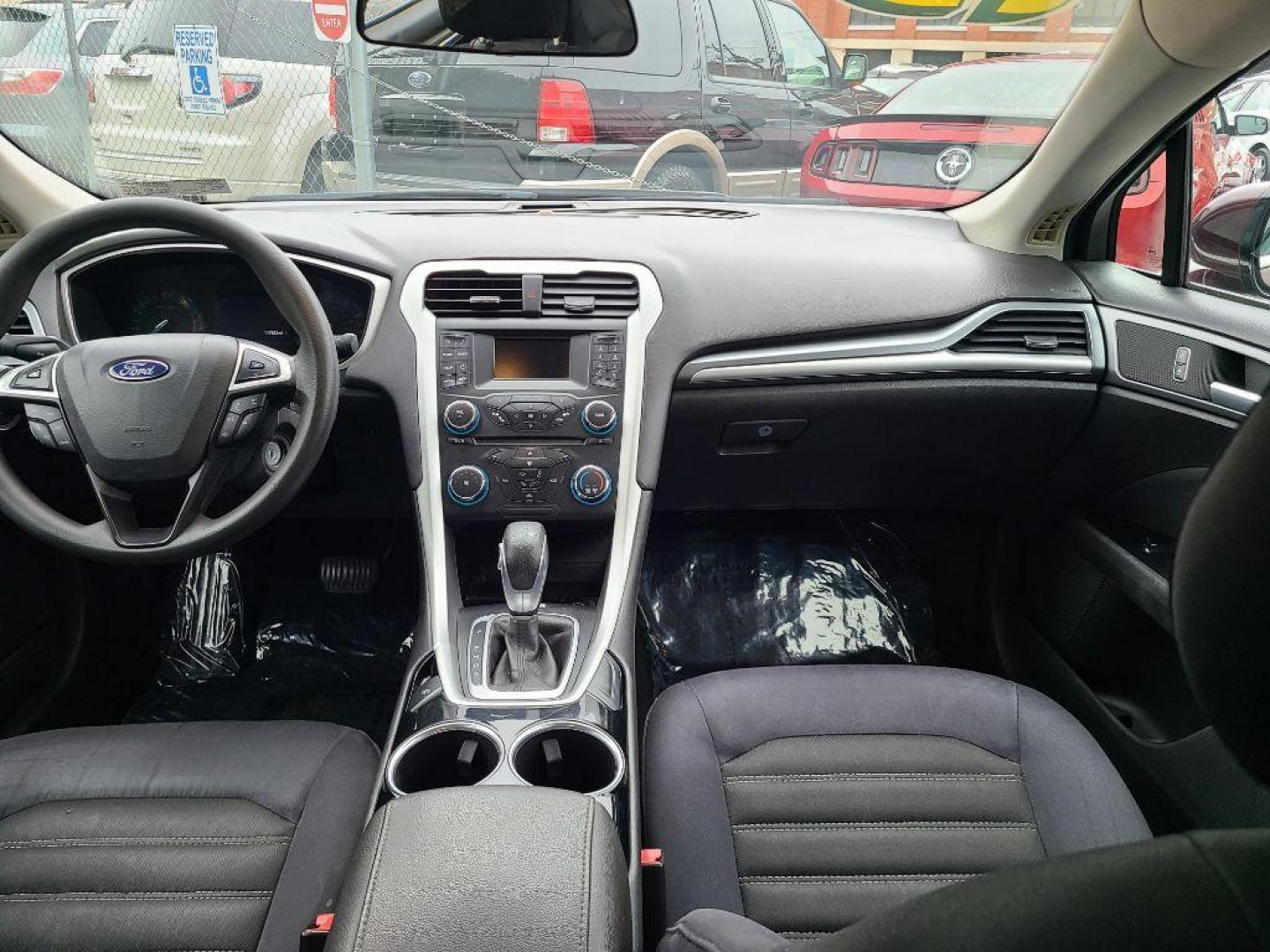 2013 RED FORD FUSION SE (3FA6P0H71DR) with an 2.5L engine, Automatic transmission, located at 7981 Paxton Street, Harrisburg, PA, 17111, (717) 561-2926, 40.261490, -76.749229 - WE FINANCE!!! Good Credit/ Bad Credit/ No Credit - ALL Trade-Ins Welcomed!!! ***Guaranteed Credit Approval*** APPLY ONLINE or CALL us TODAY ;) Internet Prices and Marketplace Prices are SPECIAL discounted ***CASH DEALS*** Retail Prices are higher. Please call us to discuss your cash and finan - Photo#11