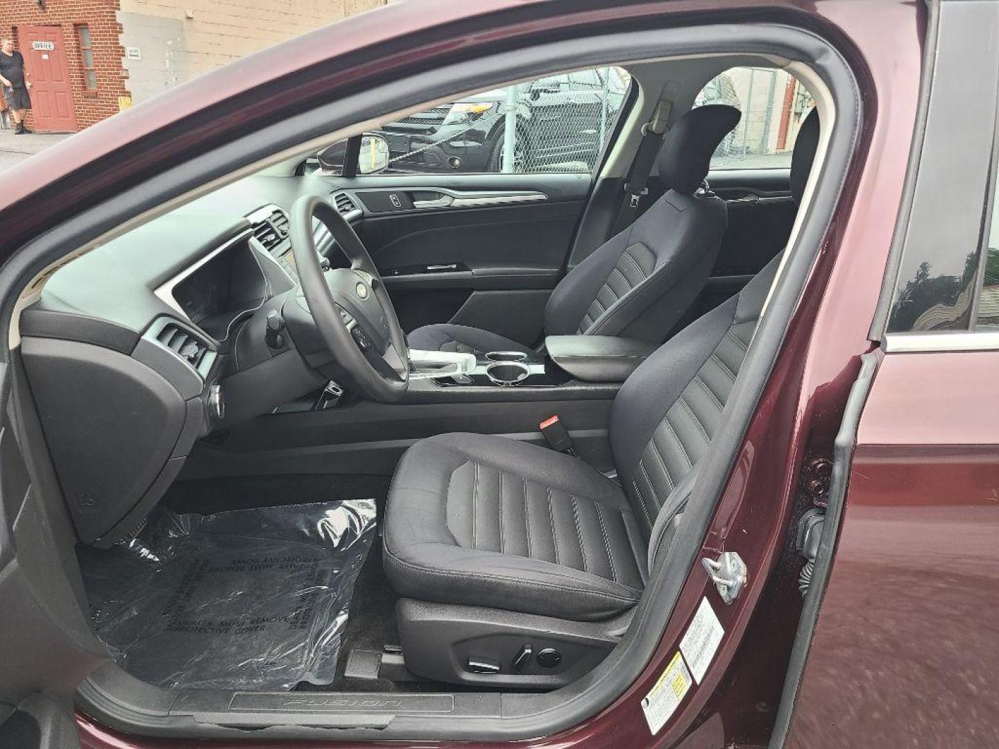 2013 RED FORD FUSION SE (3FA6P0H71DR) with an 2.5L engine, Automatic transmission, located at 7981 Paxton Street, Harrisburg, PA, 17111, (717) 561-2926, 40.261490, -76.749229 - WE FINANCE!!! Good Credit/ Bad Credit/ No Credit - ALL Trade-Ins Welcomed!!! ***Guaranteed Credit Approval*** APPLY ONLINE or CALL us TODAY ;) Internet Prices and Marketplace Prices are SPECIAL discounted ***CASH DEALS*** Retail Prices are higher. Please call us to discuss your cash and finan - Photo#12