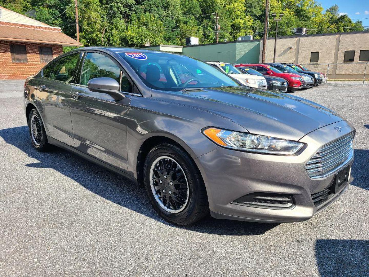 2013 GRAY FORD FUSION S (3FA6P0G74DR) with an 2.5L engine, Automatic transmission, located at 7981 Paxton Street, Harrisburg, PA, 17111, (717) 561-2926, 40.261490, -76.749229 - WE FINANCE!!! Good Credit/ Bad Credit/ No Credit - ALL Trade-Ins Welcomed!!! ***Guaranteed Credit Approval*** APPLY ONLINE or CALL us TODAY ;) Internet Prices and Marketplace Prices are SPECIAL discounted ***CASH DEALS*** Retail Prices are higher. Please call us to discuss your cash and finan - Photo#6
