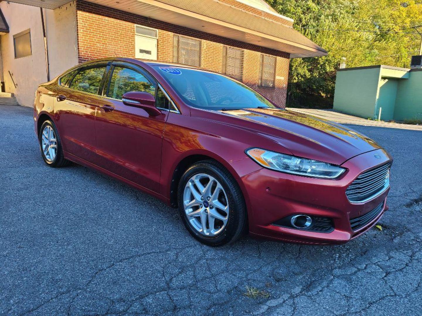 2013 RED FORD FUSION SE (3FA6P0HR0DR) with an 1.6L engine, Automatic transmission, located at 117 North Cameron Street, Harrisburg, PA, 17101, (717) 963-8962, 40.266762, -76.875259 - WE FINANCE!!! Good Credit/ Bad Credit/ No Credit - ALL Trade-Ins Welcomed!!! ***Guaranteed Credit Approval*** APPLY ONLINE or CALL us TODAY ;) Please call us to discuss your cash and financing options. - Photo#6