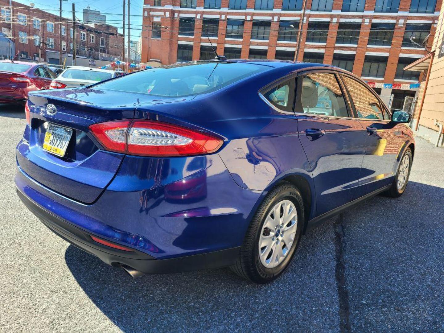 2013 BLUE FORD FUSION S (3FA6P0G77DR) with an 2.5L engine, Automatic transmission, located at 117 North Cameron Street, Harrisburg, PA, 17101, (717) 963-8962, 40.266762, -76.875259 - WE FINANCE!!! Good Credit/ Bad Credit/ No Credit - ALL Trade-Ins Welcomed!!! ***Guaranteed Credit Approval*** APPLY ONLINE or CALL us TODAY ;) Please call us to discuss your cash and financing options. - Photo#4