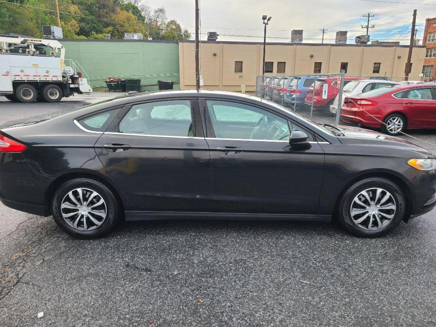 2013 BLACK FORD FUSION S (3FA6P0G74DR) with an 2.5L engine, Automatic transmission, located at 117 North Cameron Street, Harrisburg, PA, 17101, (717) 963-8962, 40.266762, -76.875259 - WE FINANCE!!! Good Credit/ Bad Credit/ No Credit - ALL Trade-Ins Welcomed!!! ***Guaranteed Credit Approval*** APPLY ONLINE or CALL us TODAY ;) Please call us to discuss your cash and financing options. - Photo#5