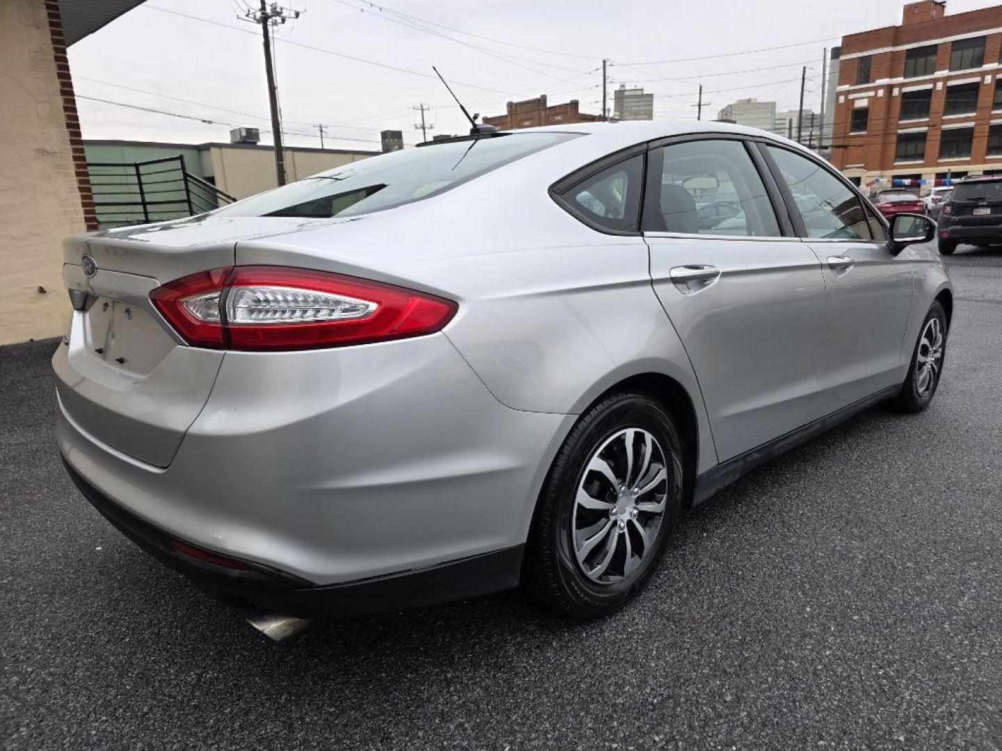 2013 SILVER FORD FUSION S (3FA6P0G72DR) with an 2.5L engine, Automatic transmission, located at 117 North Cameron Street, Harrisburg, PA, 17101, (717) 963-8962, 40.266762, -76.875259 - WE FINANCE!!! Good Credit/ Challenged Credit/ No Credit - ALL Trade-Ins Welcomed!!! APPLY ONLINE or CALL us TODAY ;) Please call us to discuss your cash and/or financing options. - Photo#4
